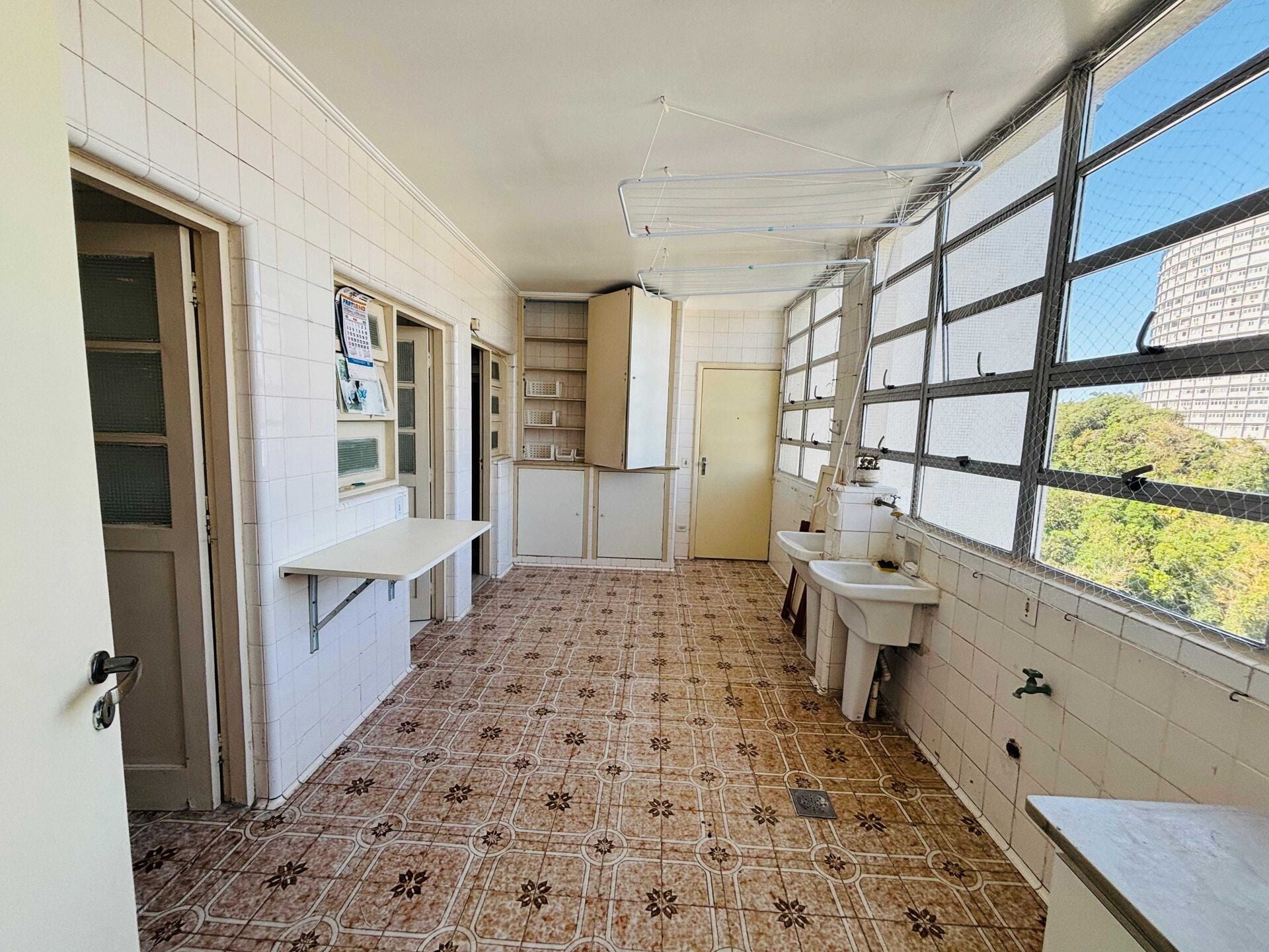 Apartamento 20A · 4 dorm. — Área de serviço