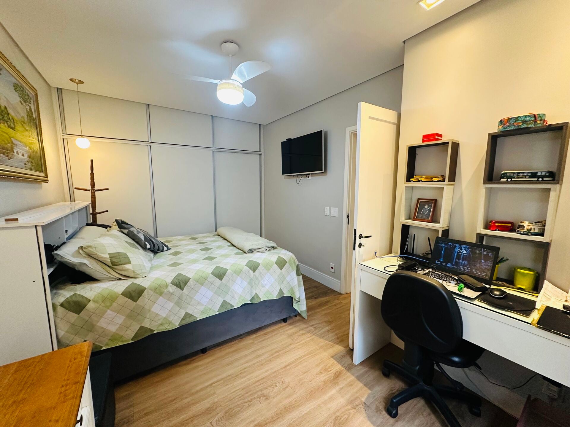 Apartamento 53 · 3 dorm. — Quarto