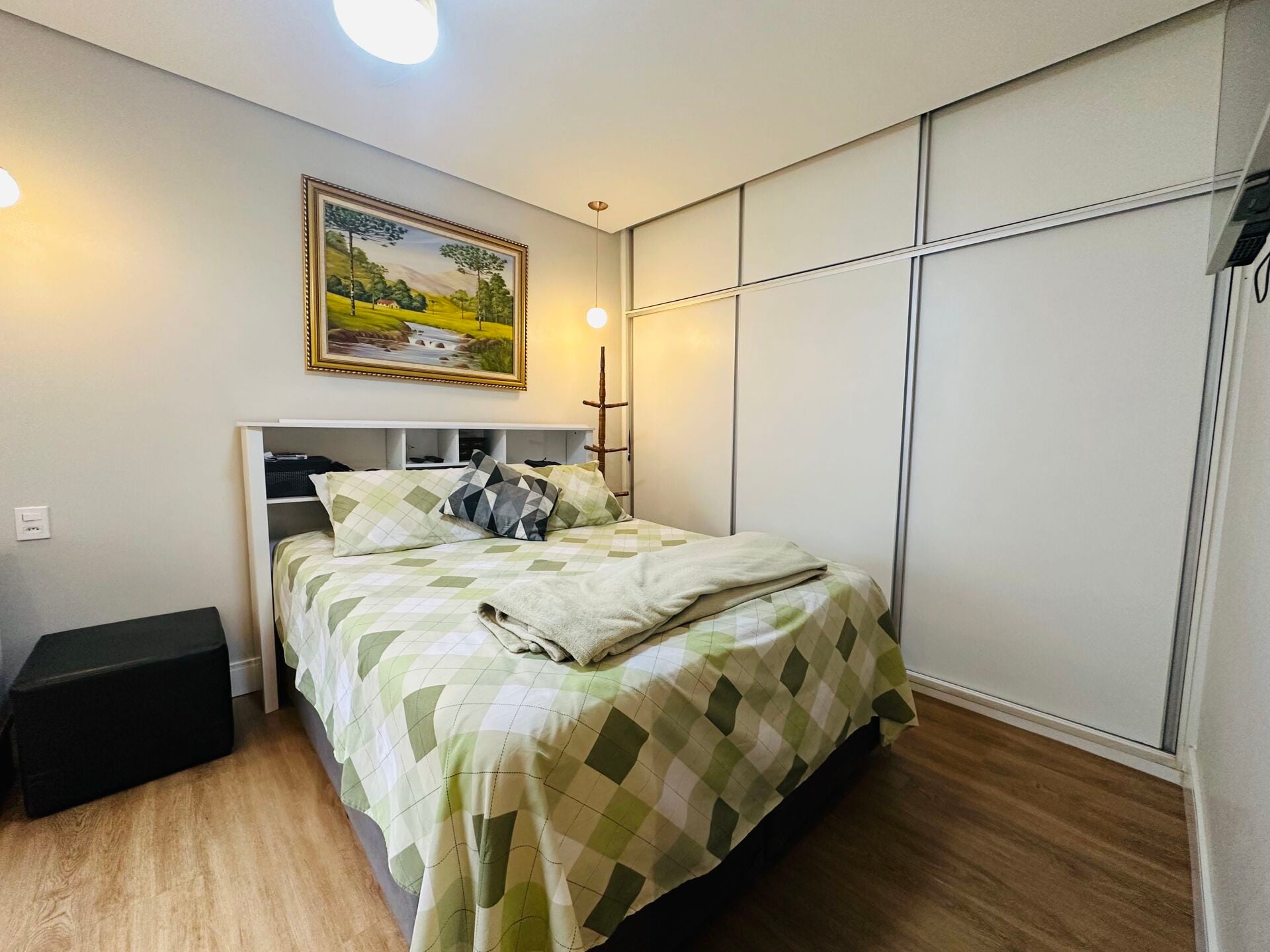 Apartamento 53 · 3 dorm. — Quarto