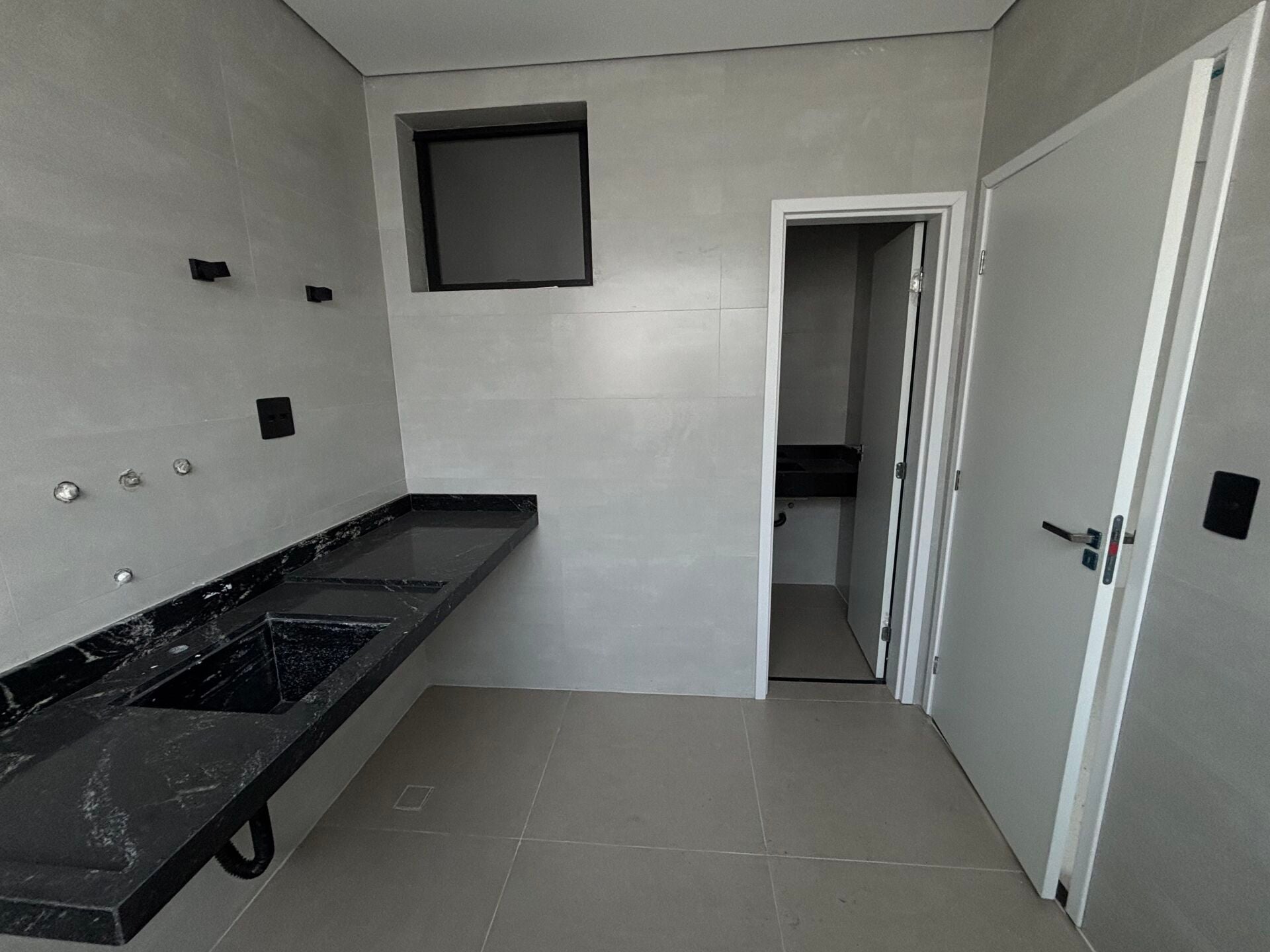 Casa sobreposta · 3 dorm. — Cozinha
