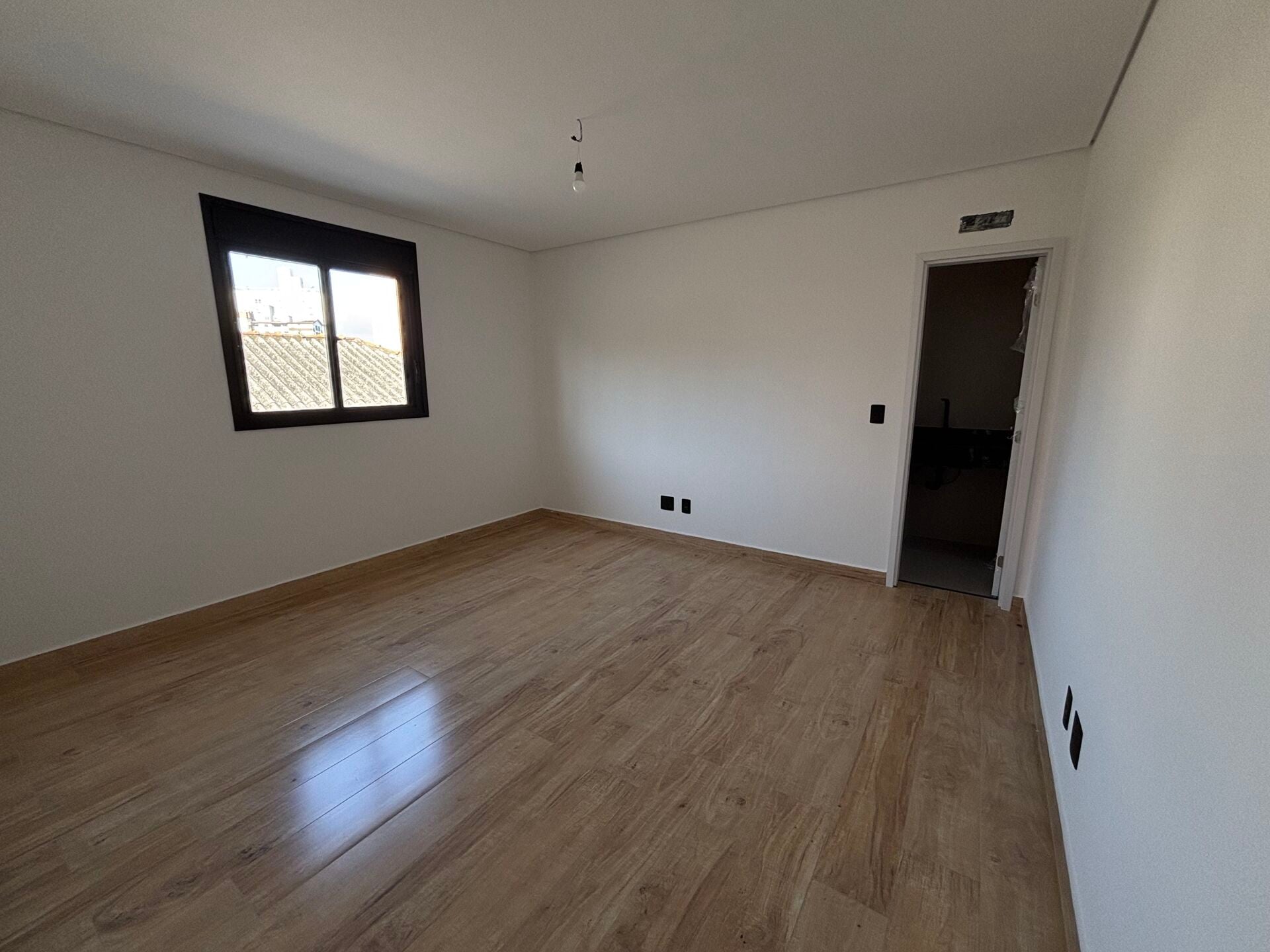 Casa sobreposta · 3 dorm. — Quarto