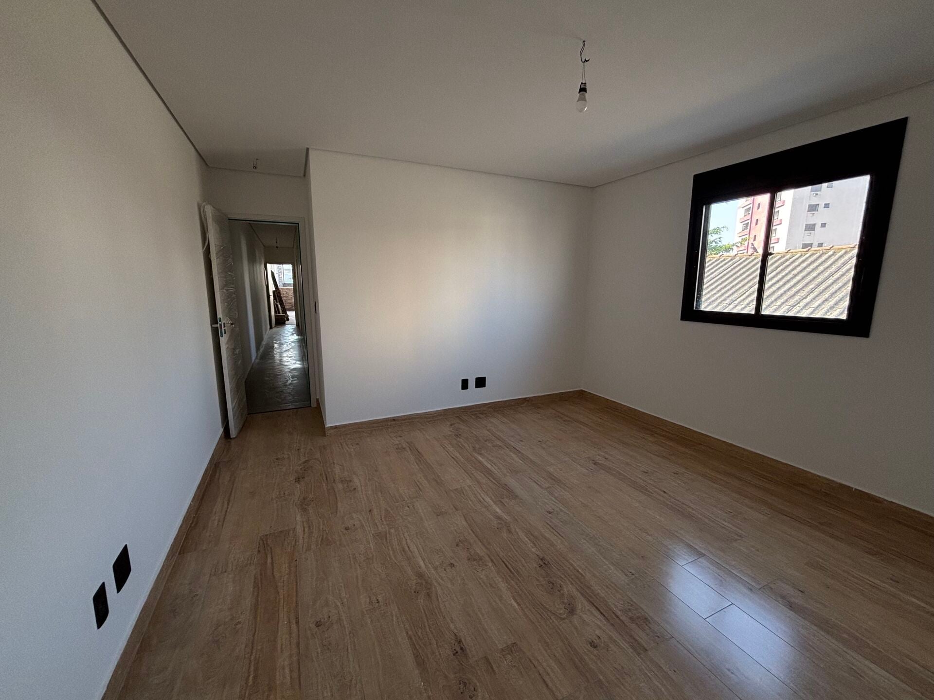 Casa sobreposta · 3 dorm. — Quarto