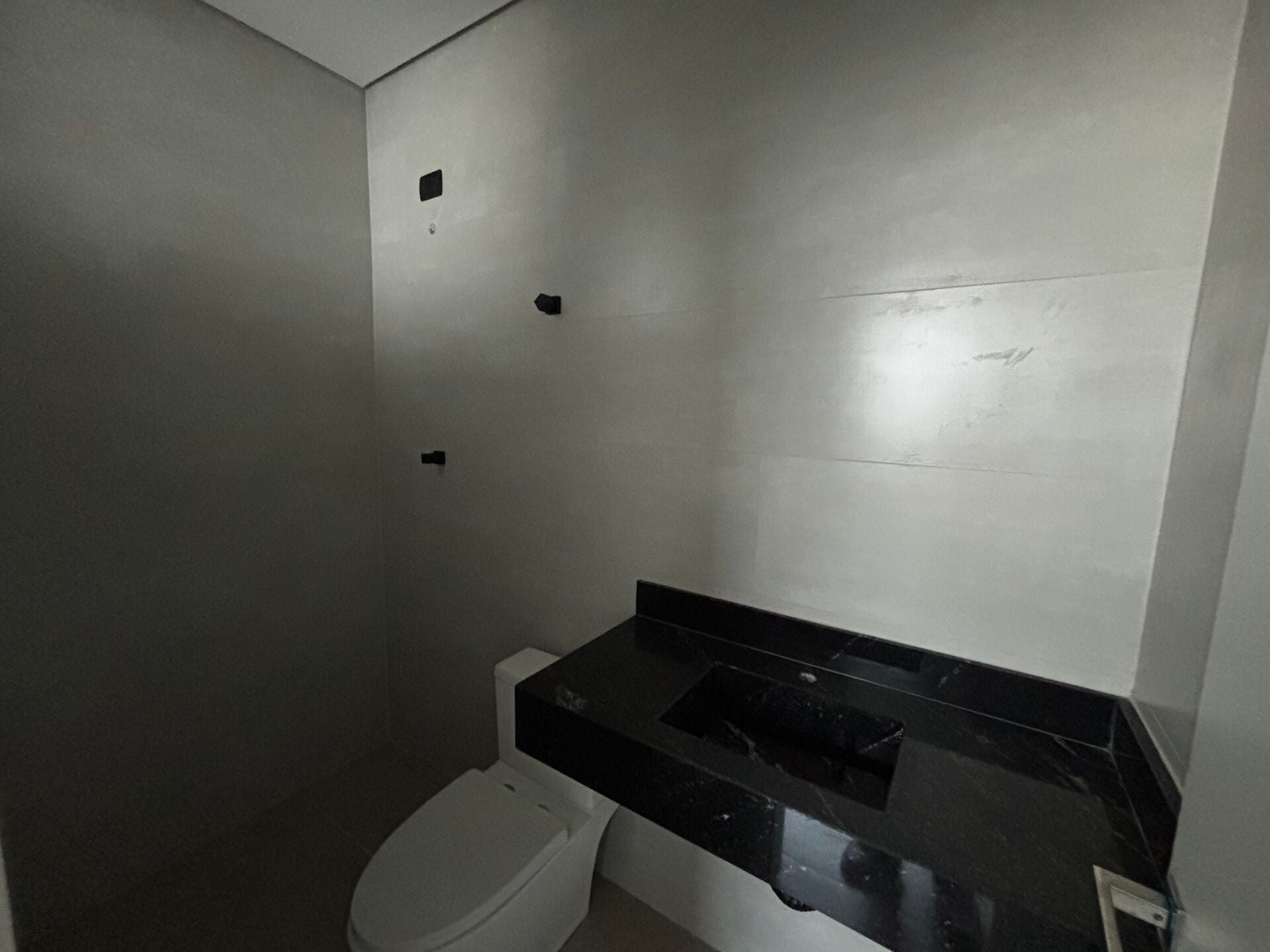 Casa sobreposta · 3 dorm. — Banheiro