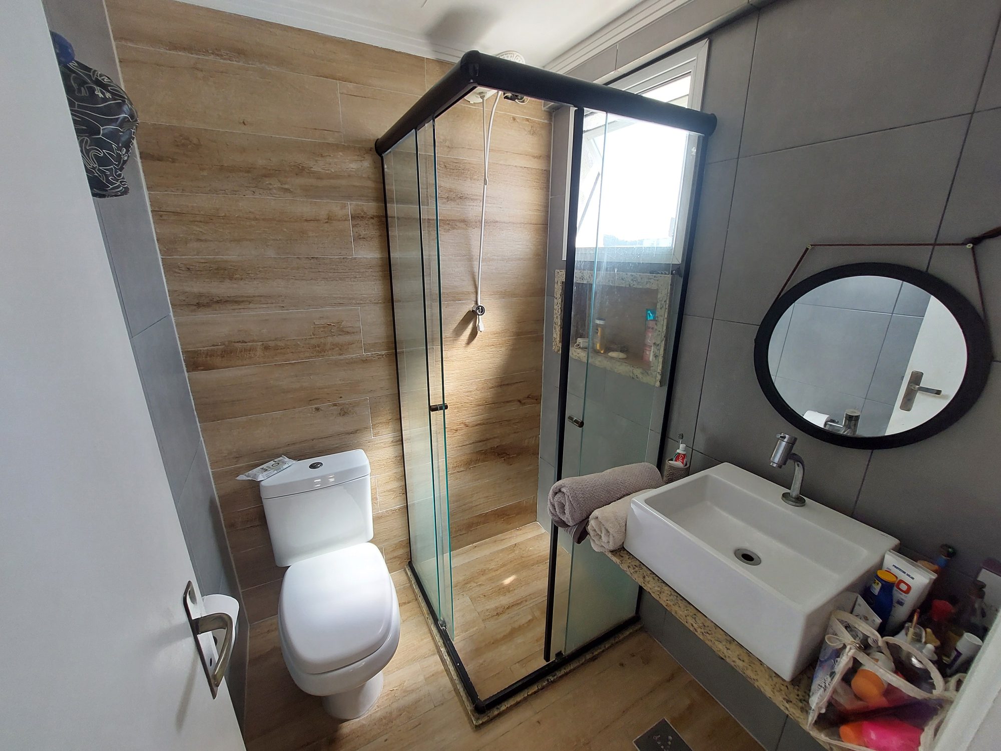 Apartamento · 3 dorm. — Banheiro