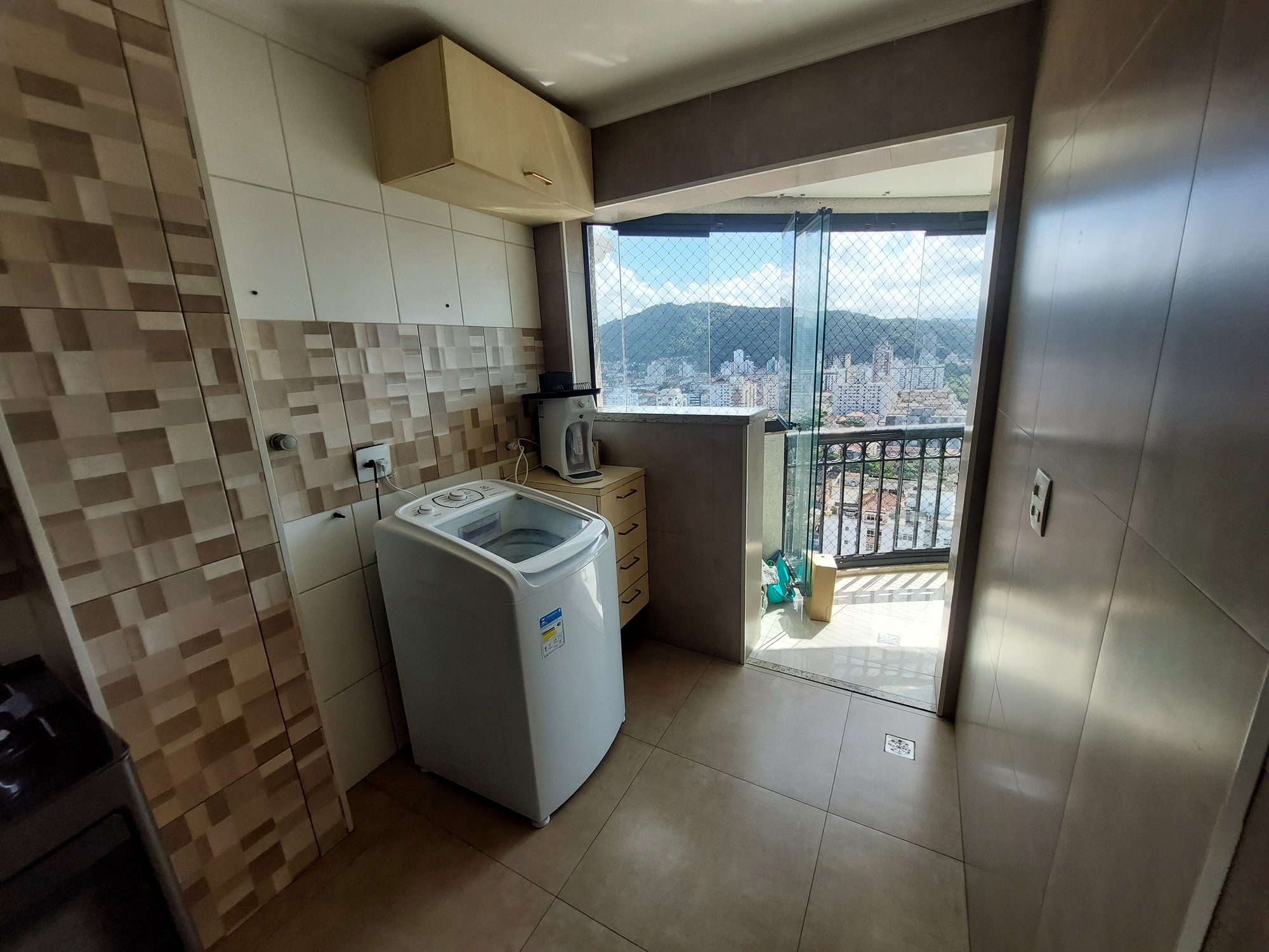 Apartamento · 3 dorm. — Área de serviço
