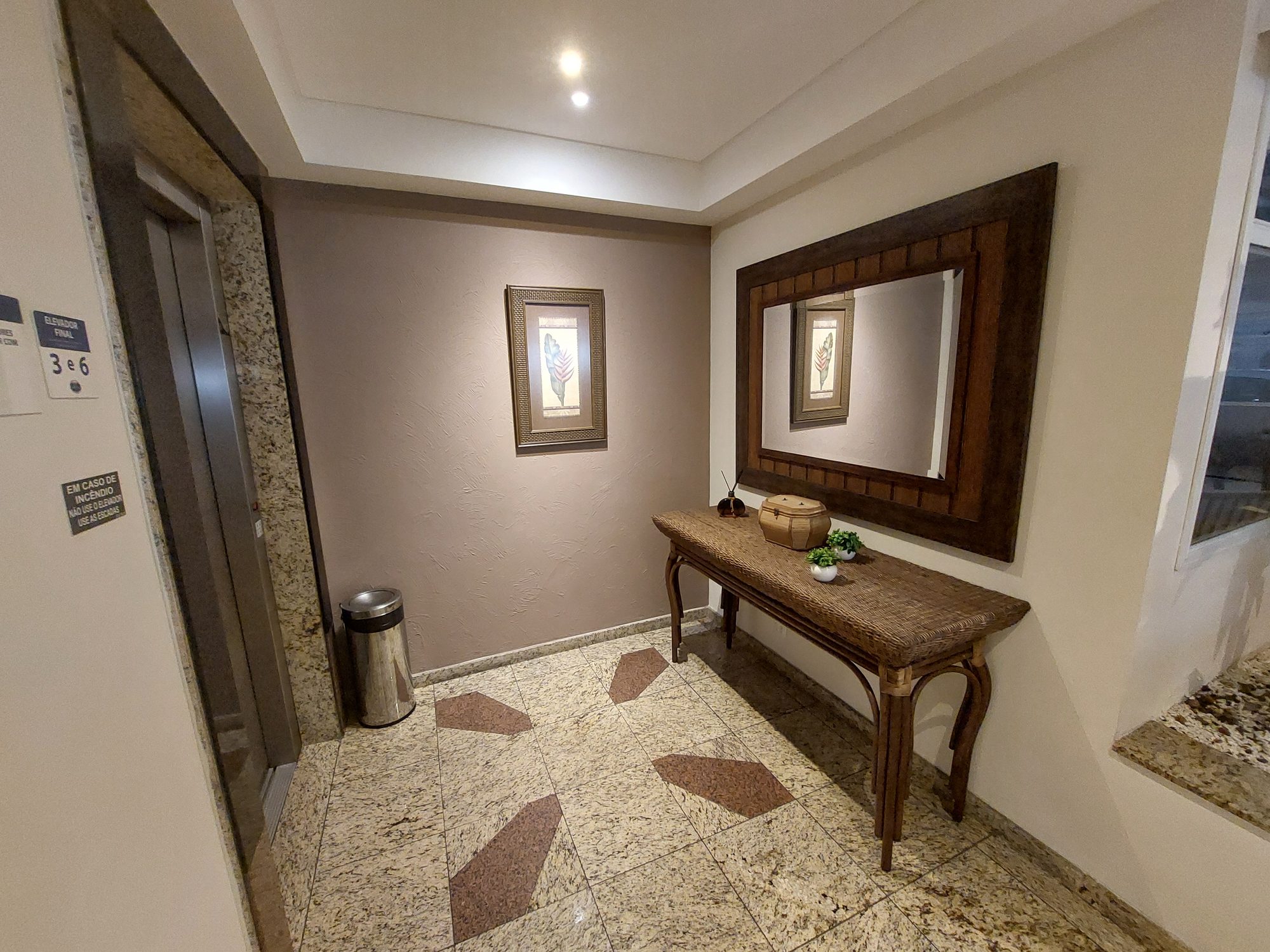 Apartamento · 3 dorm. — Circulação