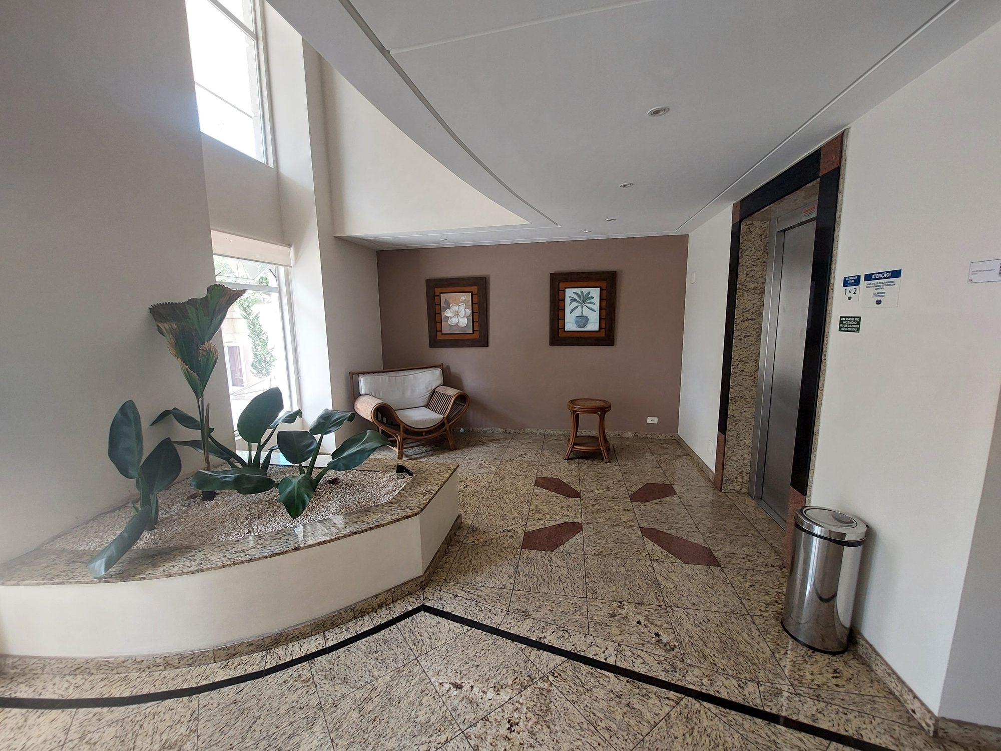 Apartamento · 3 dorm. — Circulação