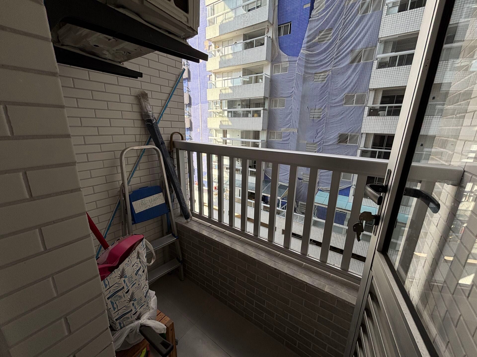Apartamento 53 · 2 dorm. — Varanda