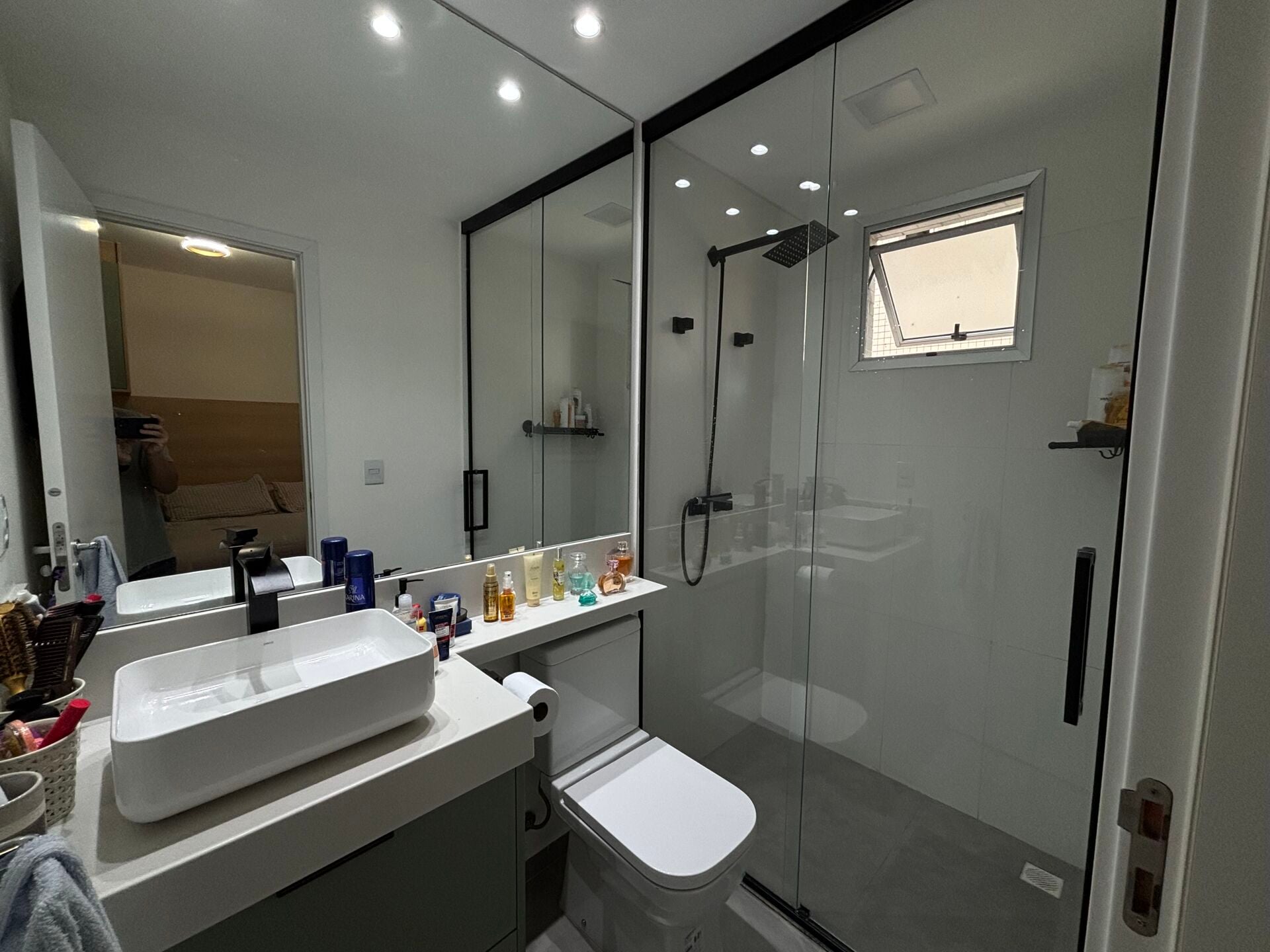 Apartamento 53 · 2 dorm. — Banheiro