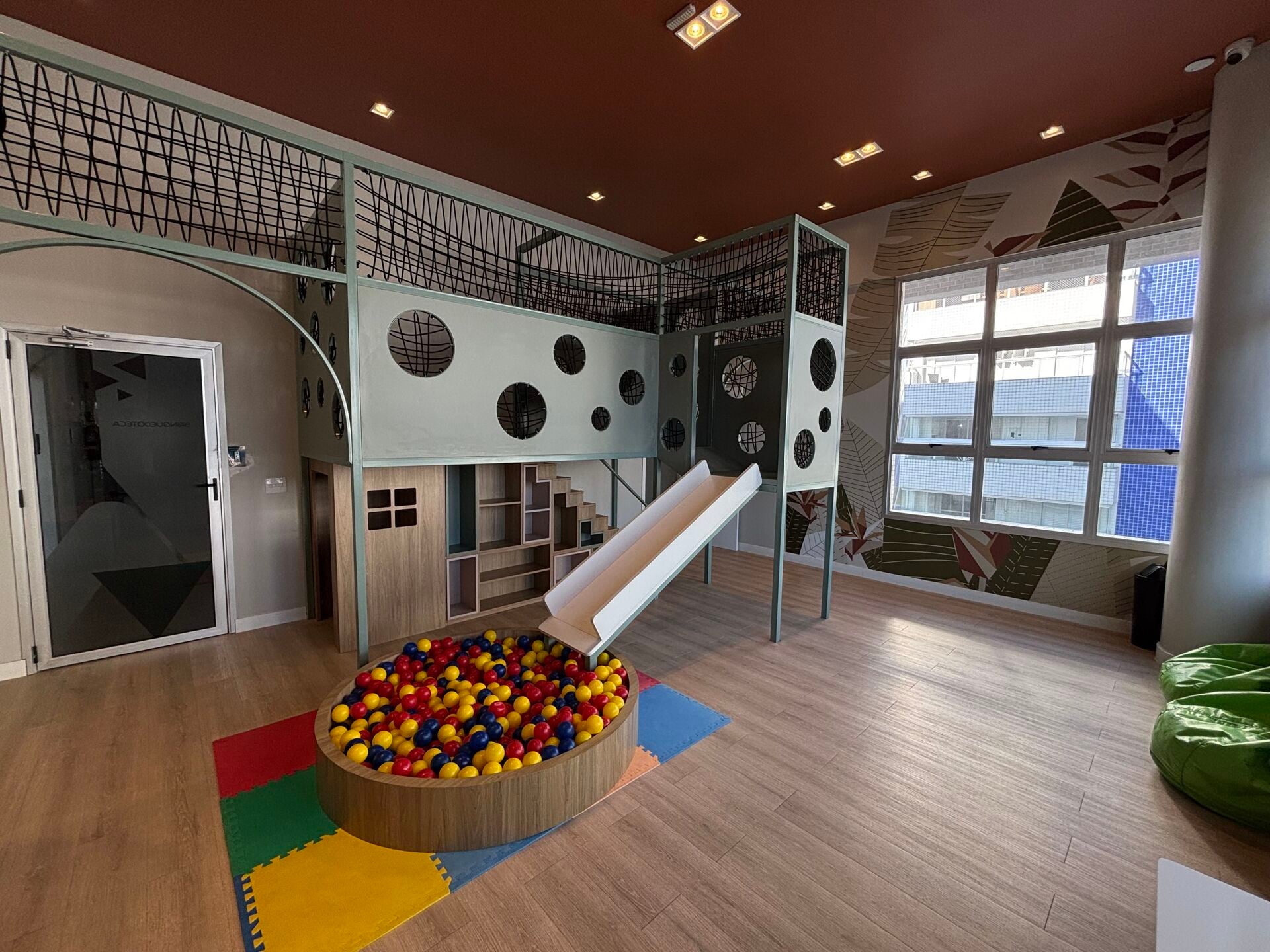 Apartamento 53 · 2 dorm. — Lazer brinquedoteca