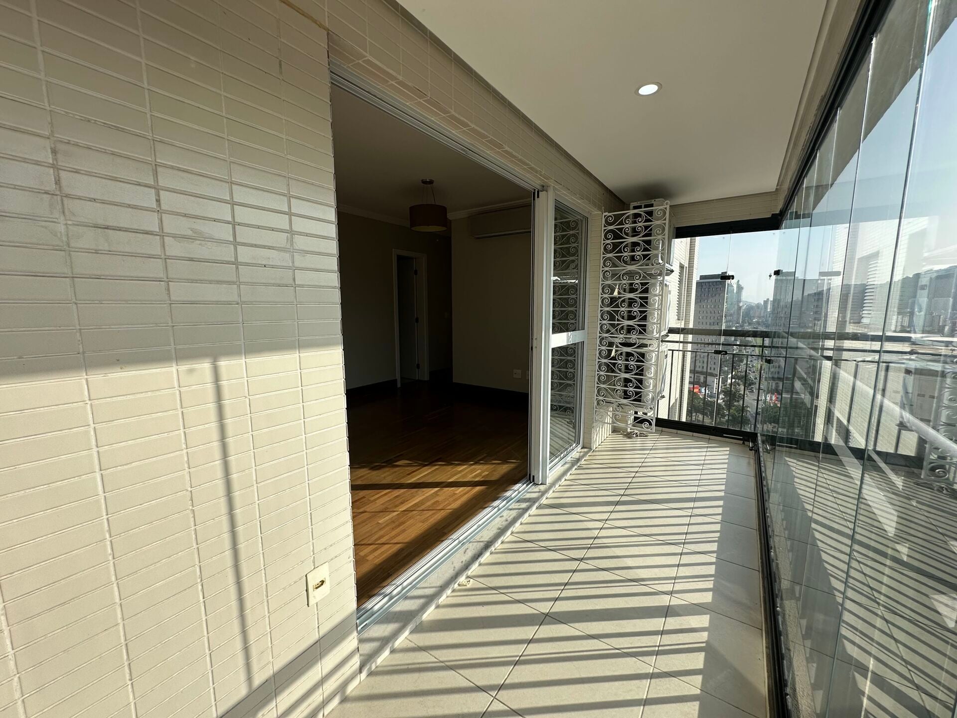 Apartamento 152 · 3 dorm. — Varanda