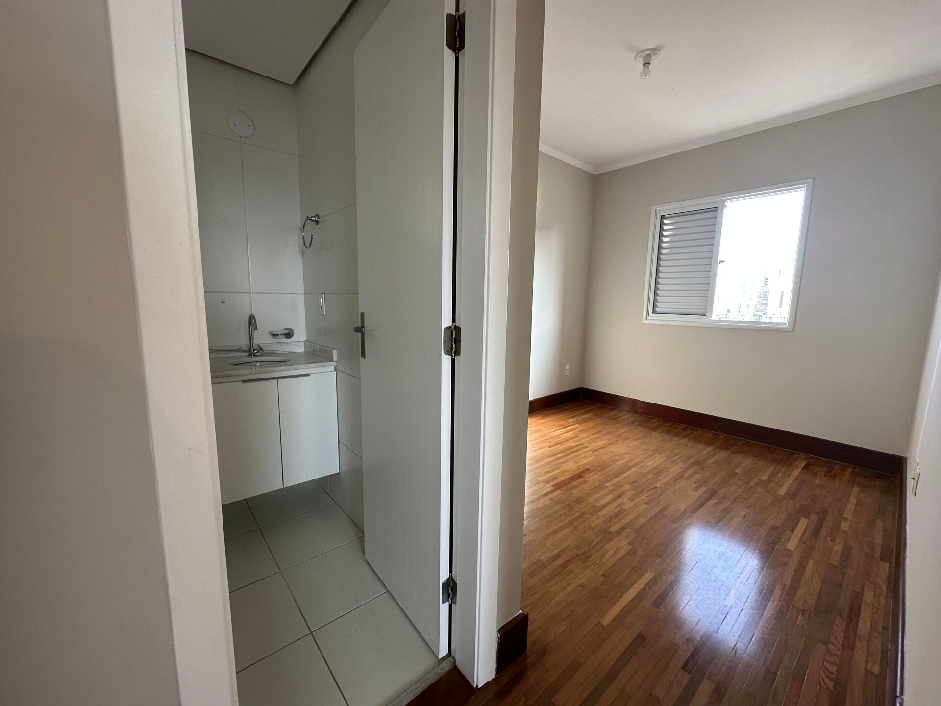 Apartamento 152 · 3 dorm. — Banheiro