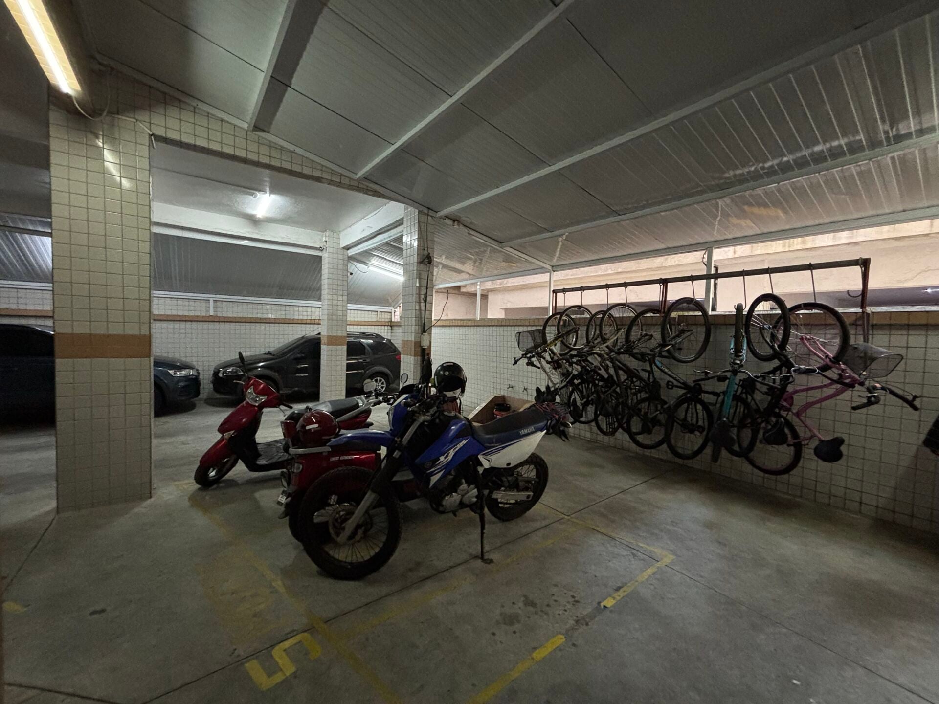 Apartamento 32 · 1 dorm. — Garagem