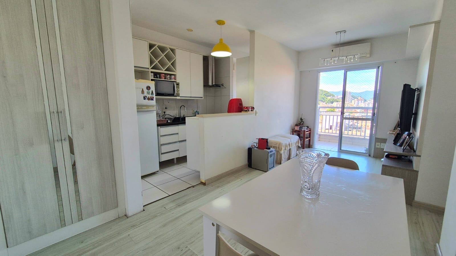 Apartamento (Bloco C, ap. 72) · 2 dorm. — Sala