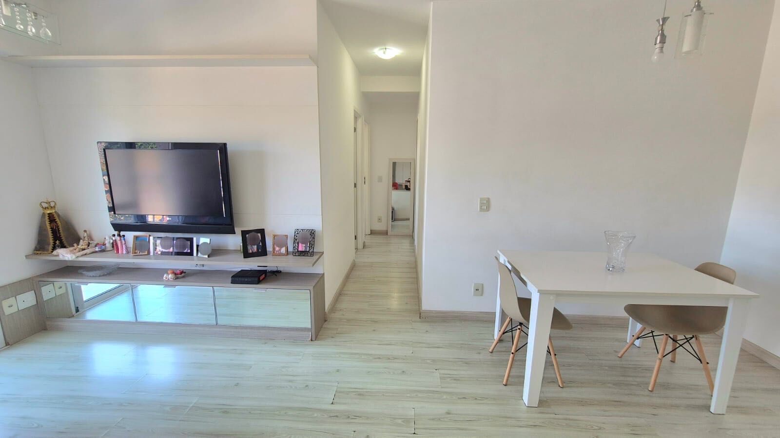 Apartamento (Bloco C, ap. 72) · 2 dorm. — Sala