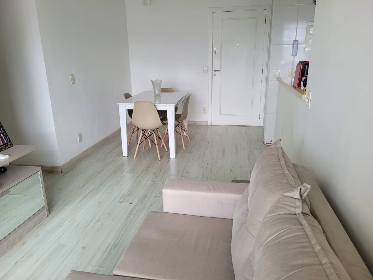 Apartamento (Bloco C, ap. 72) · 2 dorm. — Sala