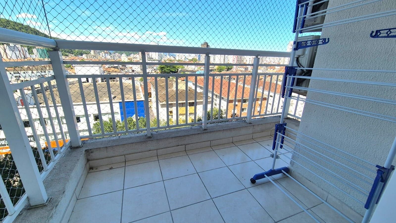 Apartamento (Bloco C, ap. 72) · 2 dorm. — Varanda