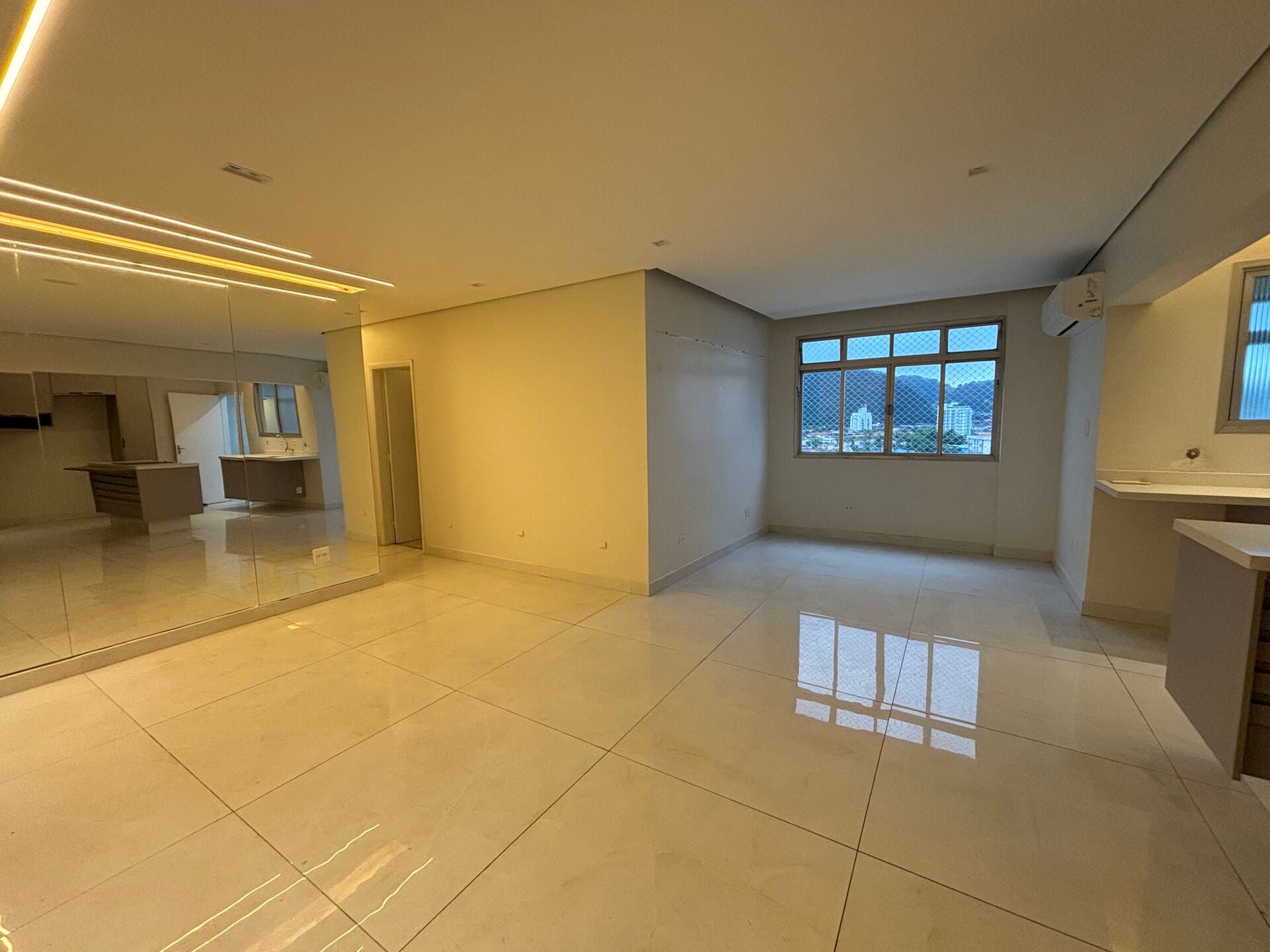 Apartamento 82 · 3 dorm. — Sala