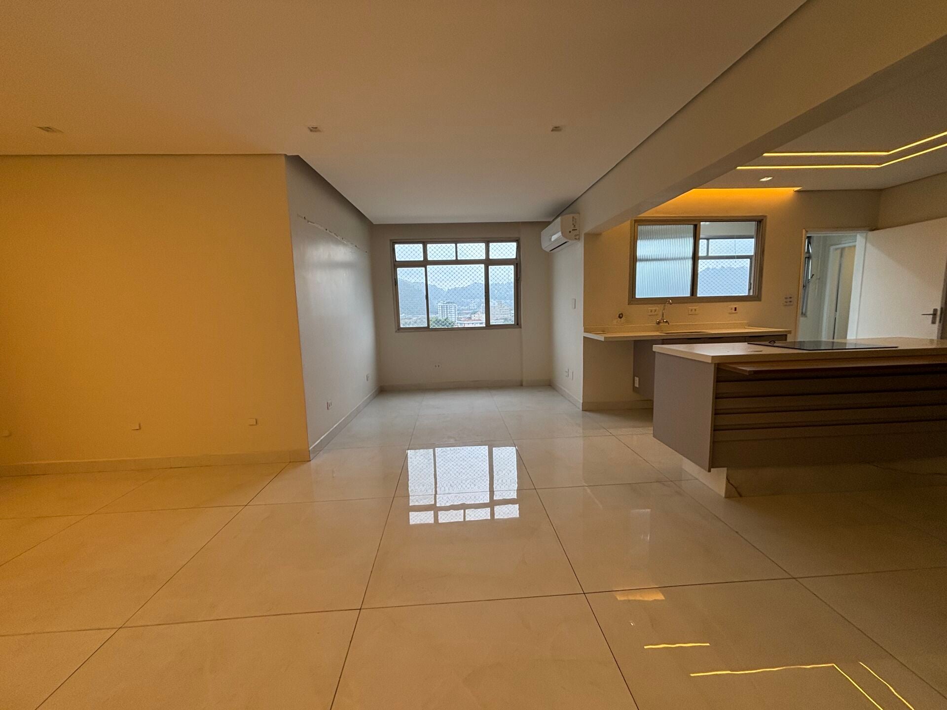 Apartamento 82 · 3 dorm. — Sala
