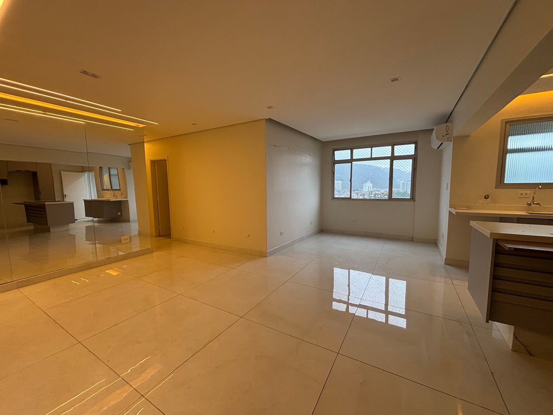 Apartamento 82 · 3 dorm. — Sala