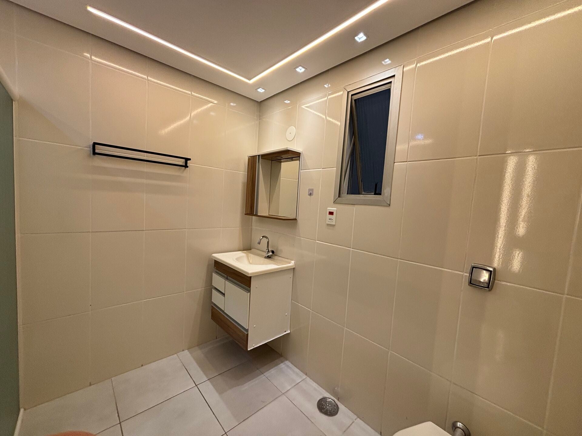 Apartamento 82 · 3 dorm. — Banheiro