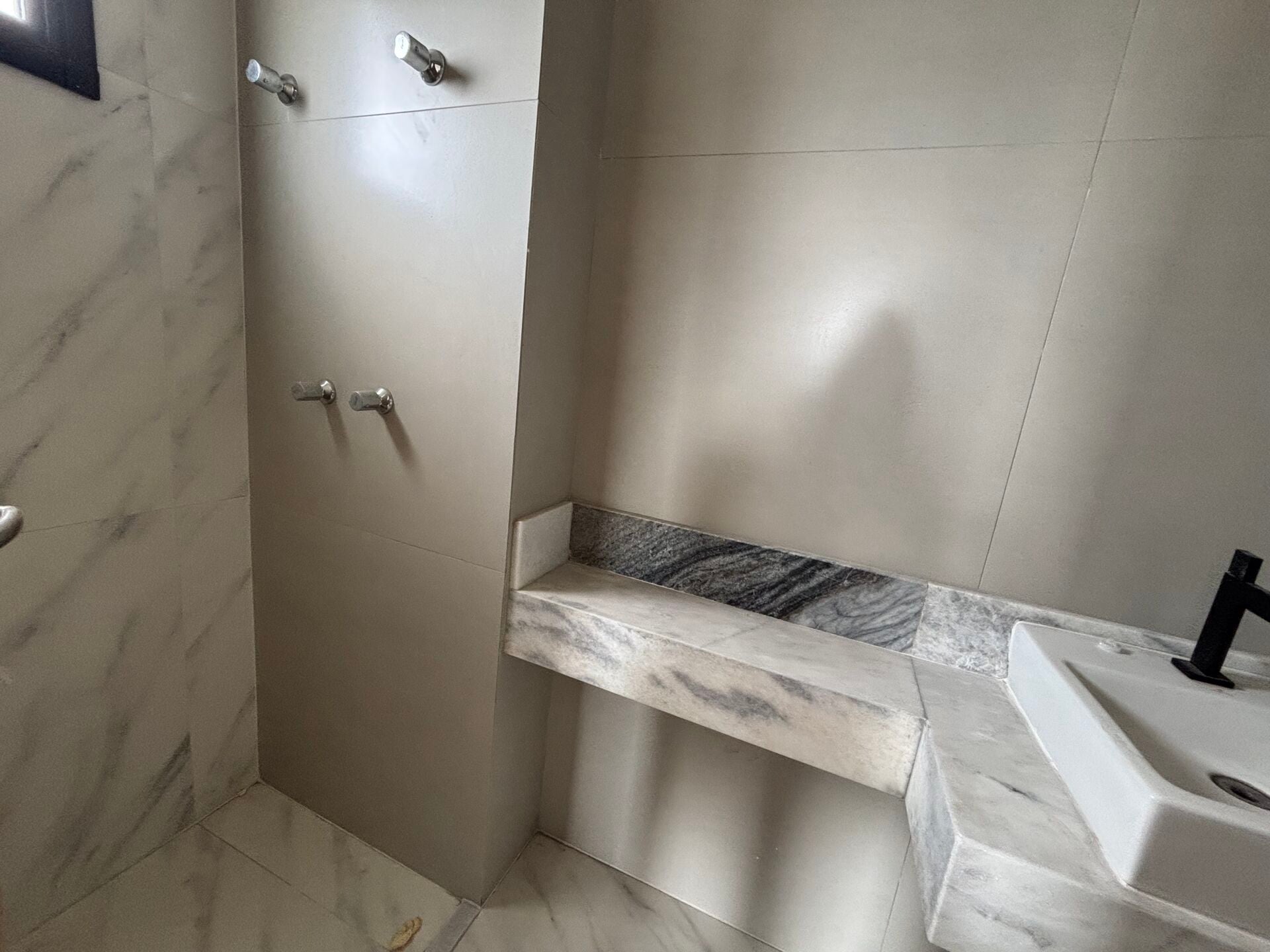 Apartamento 206 · 2 dorm. — Banheiro