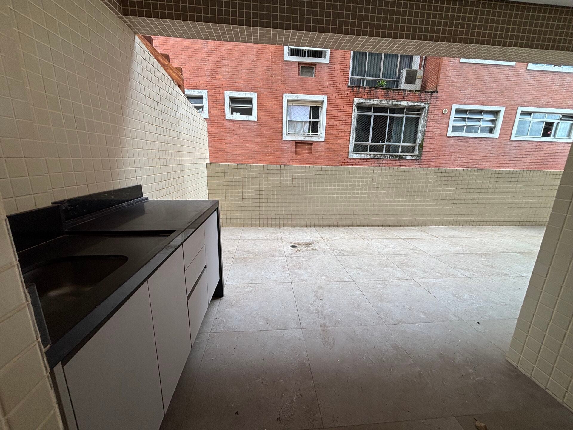 Apartamento Garden 43 · 2 dorm. — Varanda