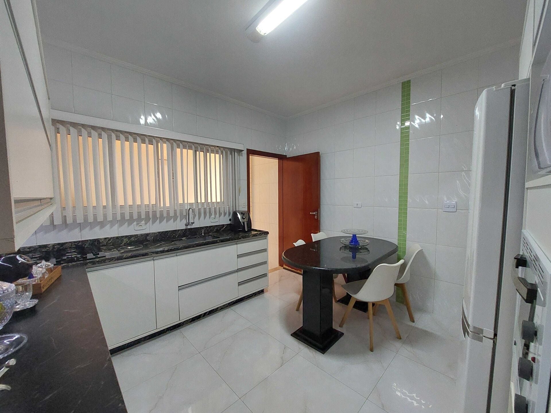 Casa térrea · 3 dorm. — Cozinha