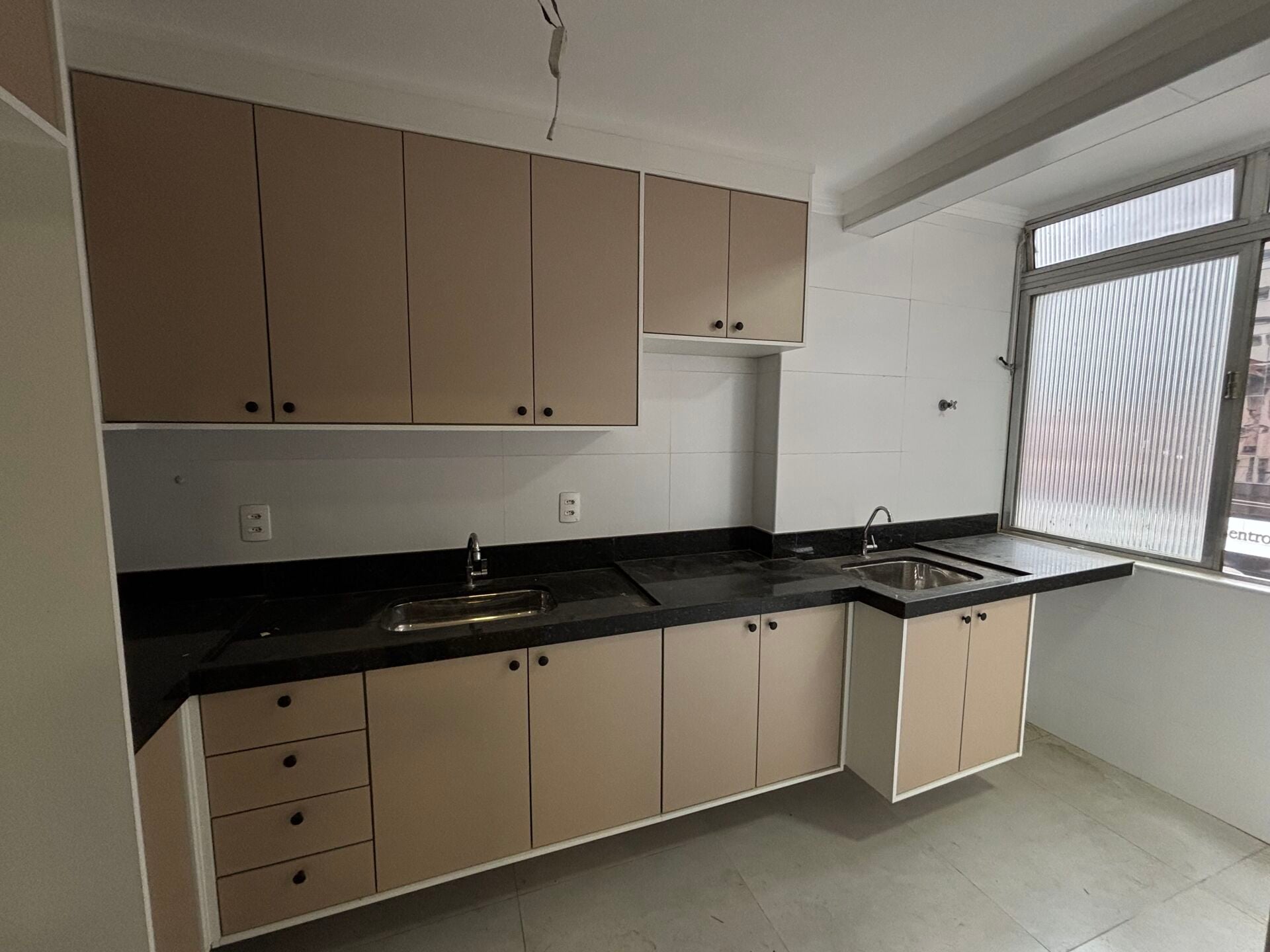 Apartamento 32 · 2 dorm. — Cozinha