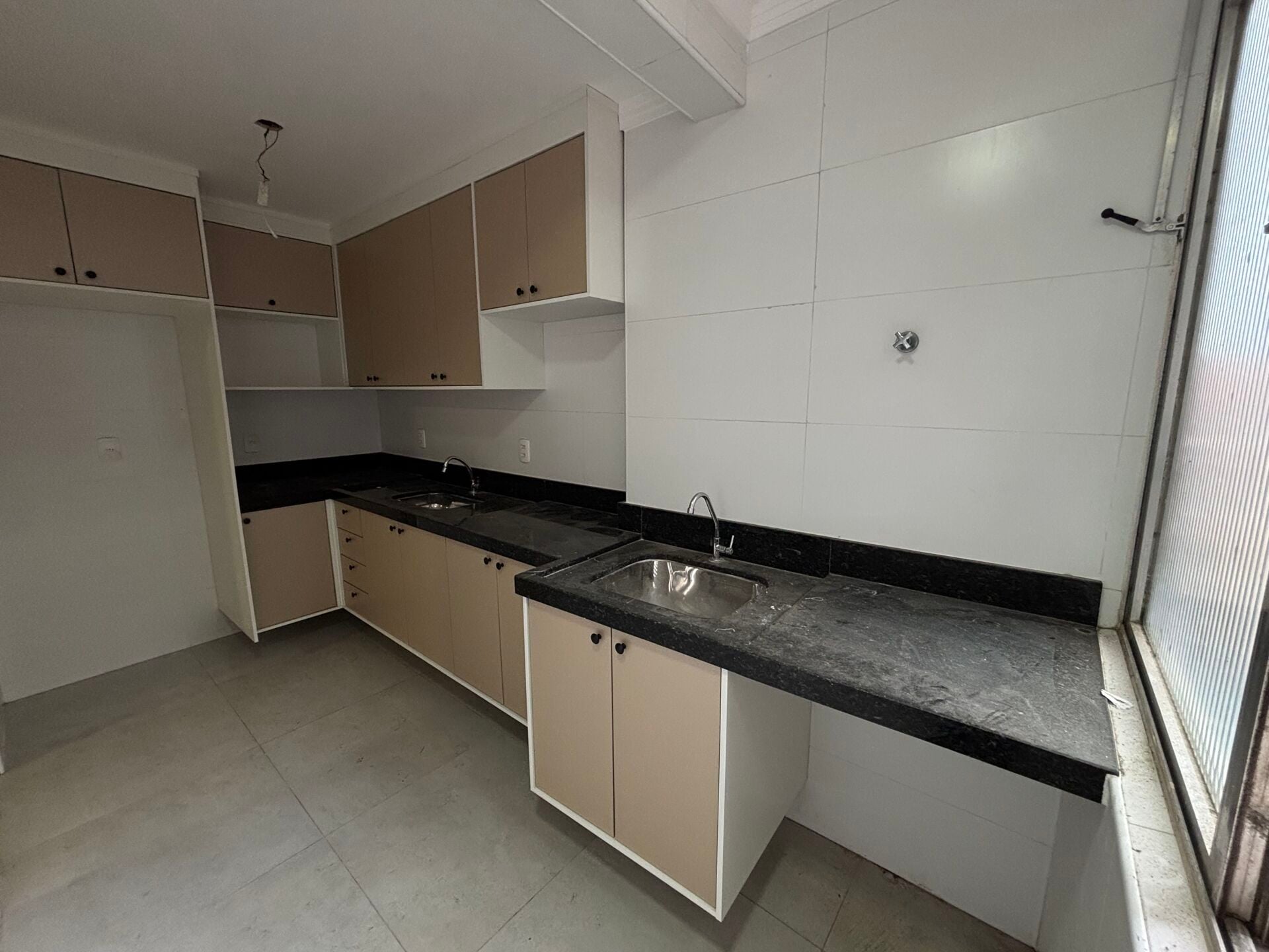 Apartamento 32 · 2 dorm. — Cozinha