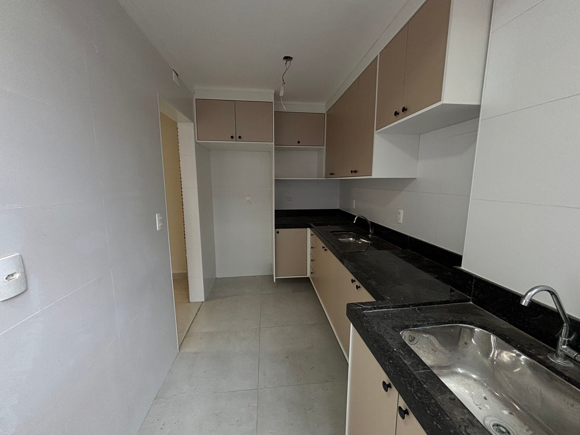 Apartamento 32 · 2 dorm. — Cozinha