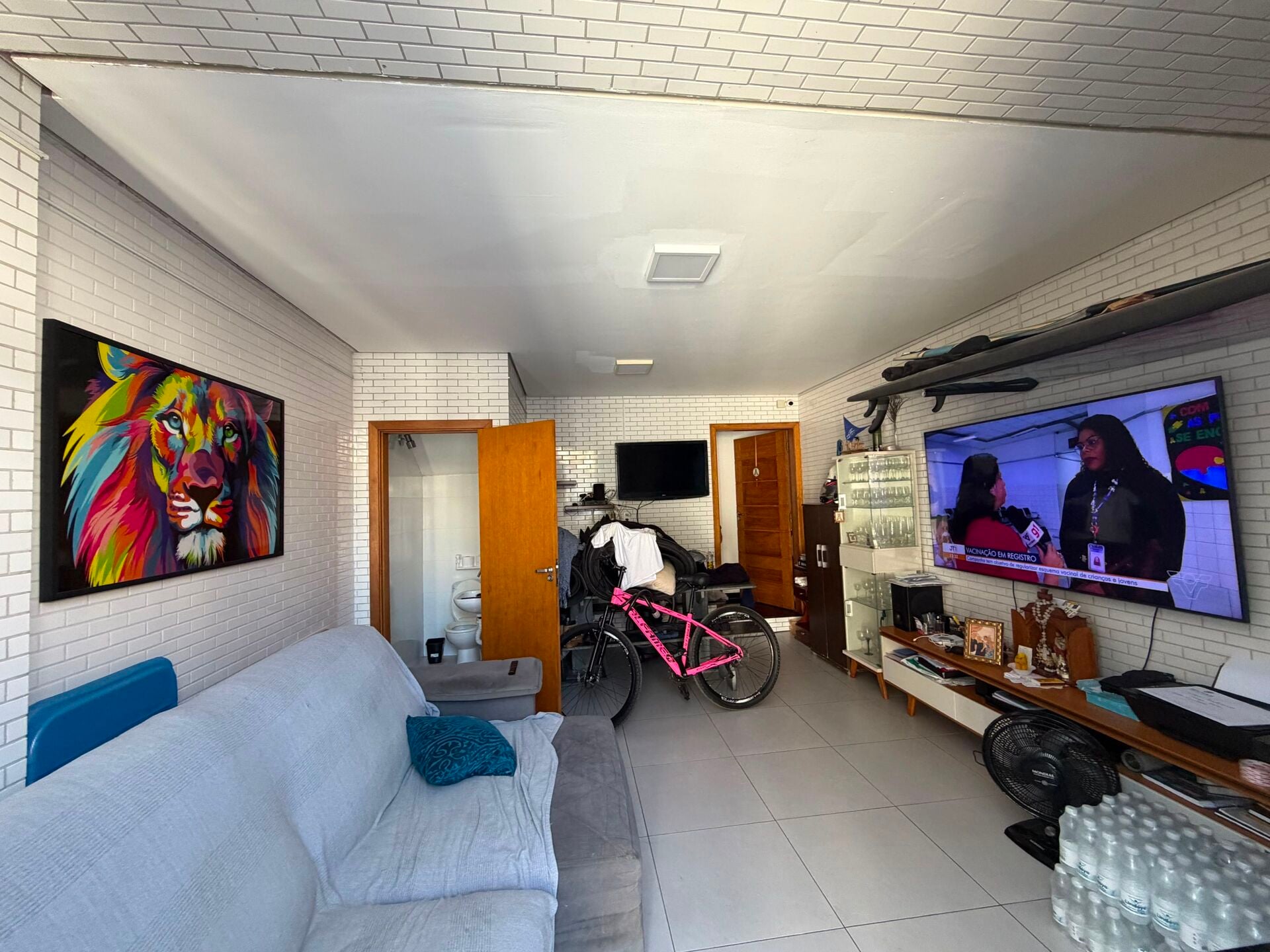 Casa sobreposta (unidade 1) · 3 dorm. — Sala