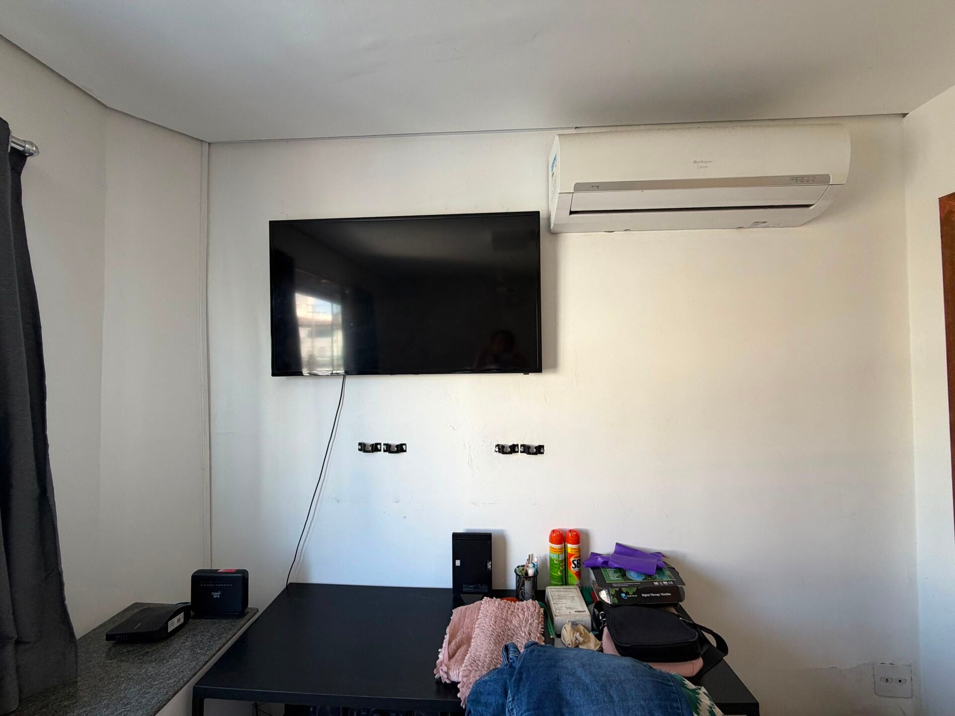 Casa sobreposta (unidade 1) · 3 dorm. — Sala