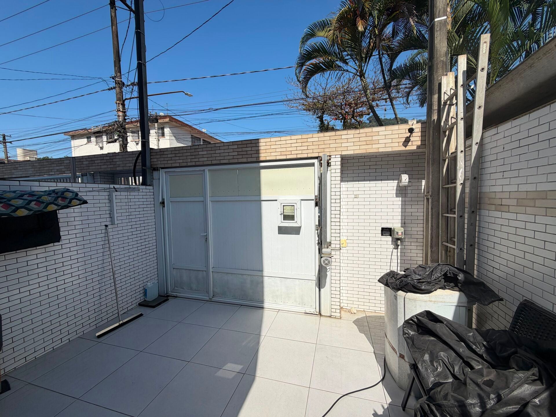 Casa sobreposta (unidade 1) · 3 dorm. — Varanda