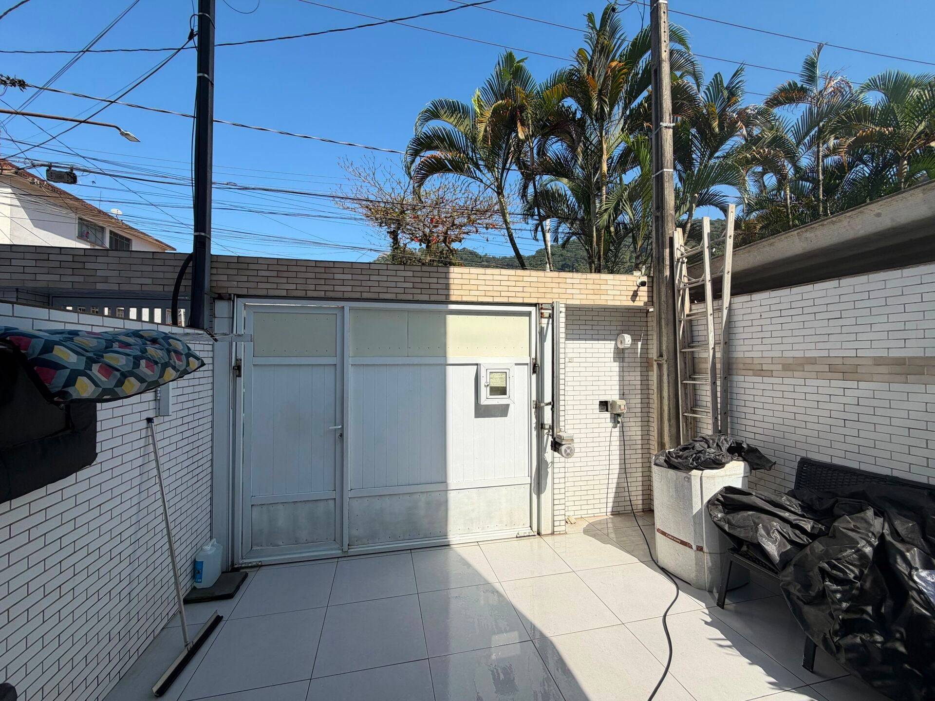 Casa sobreposta (unidade 1) · 3 dorm. — Varanda