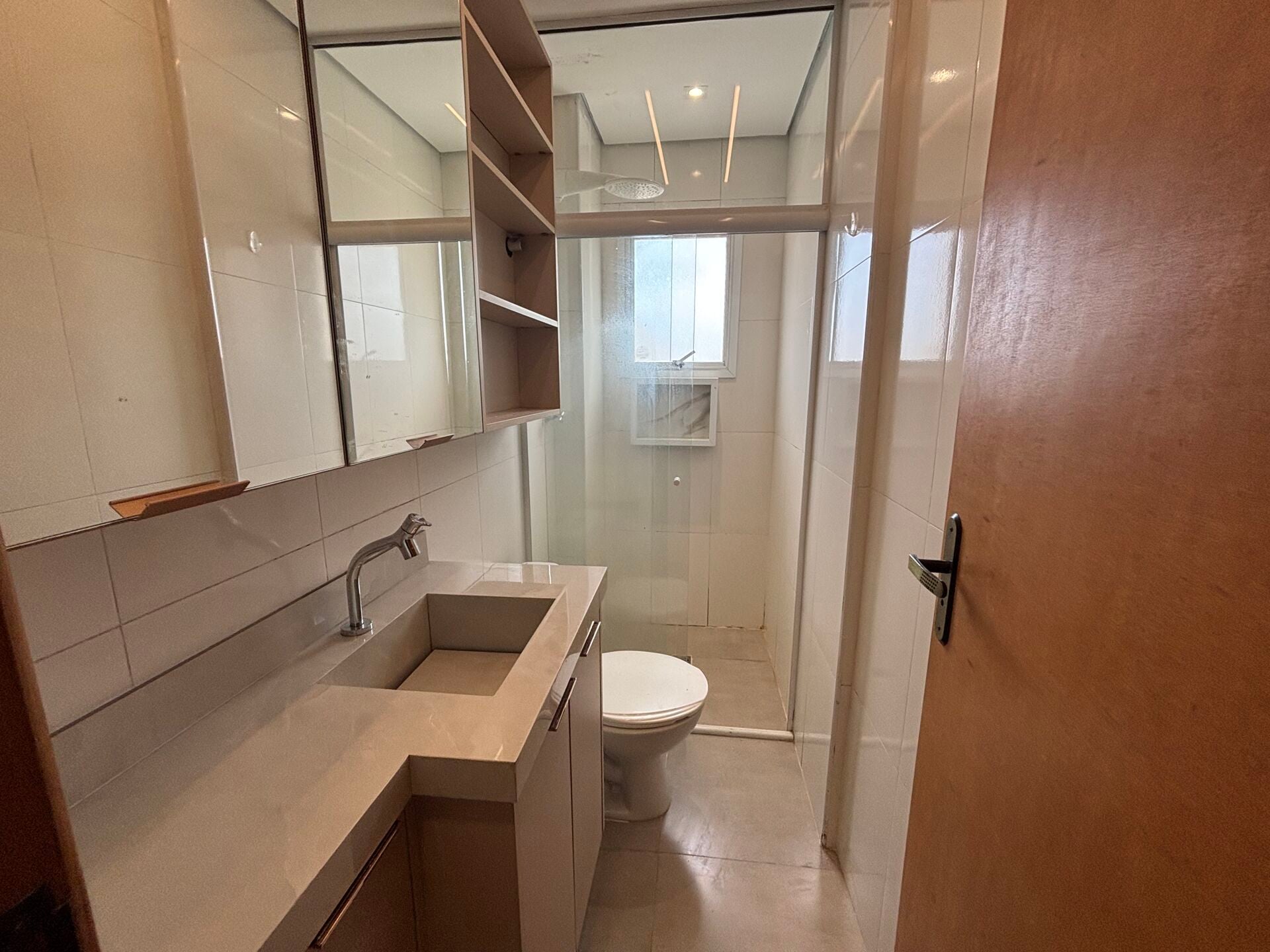 Apartamento 56 · 2 dorm. — Banheiro