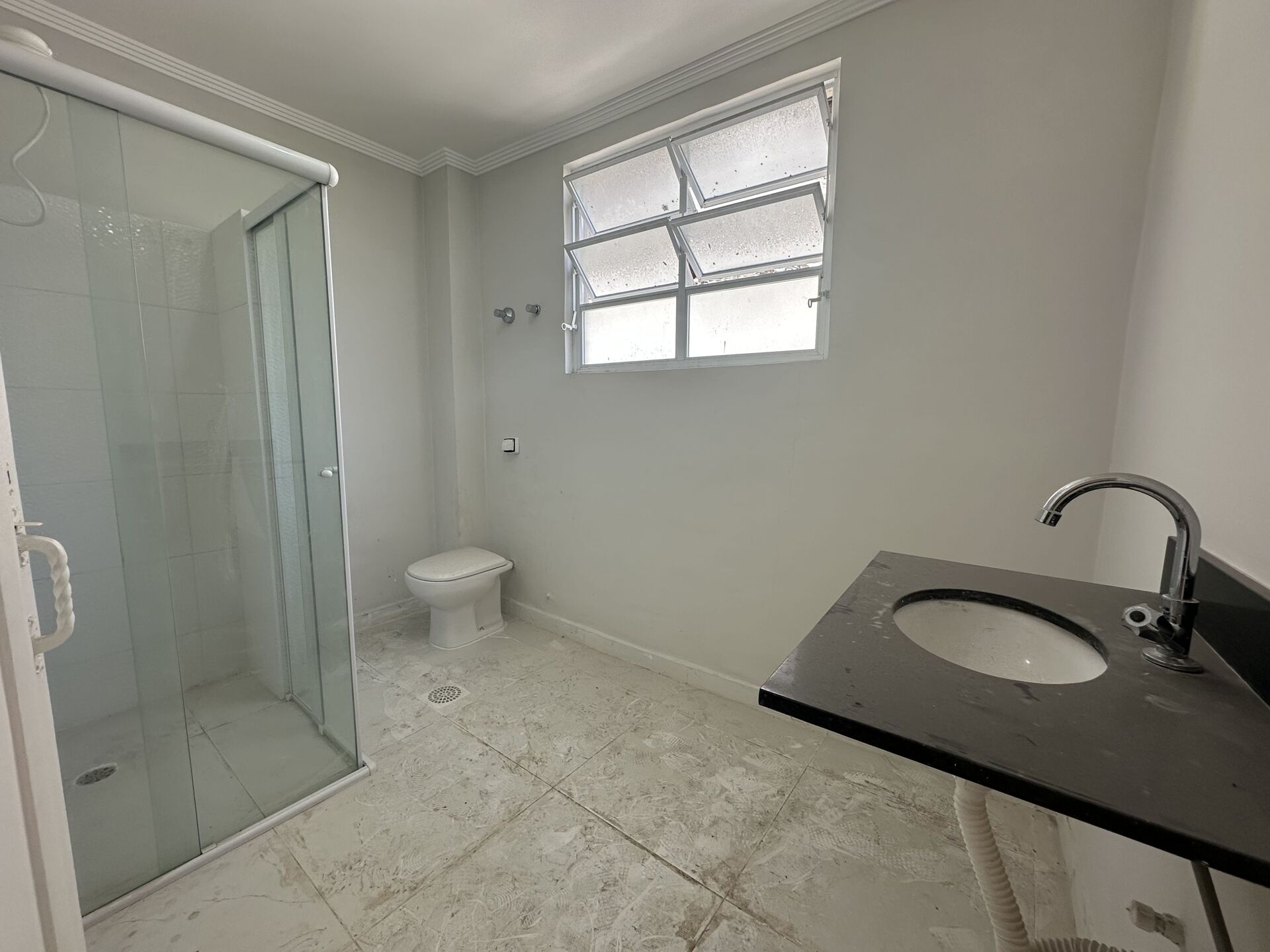 Apartamento · 2 dorm. — Banheiro