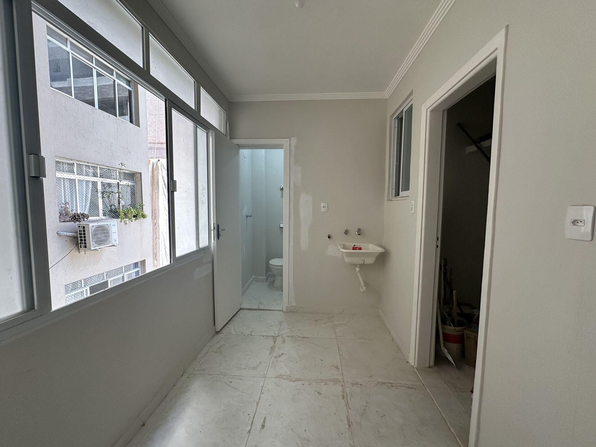 Apartamento · 2 dorm. — Área de serviço
