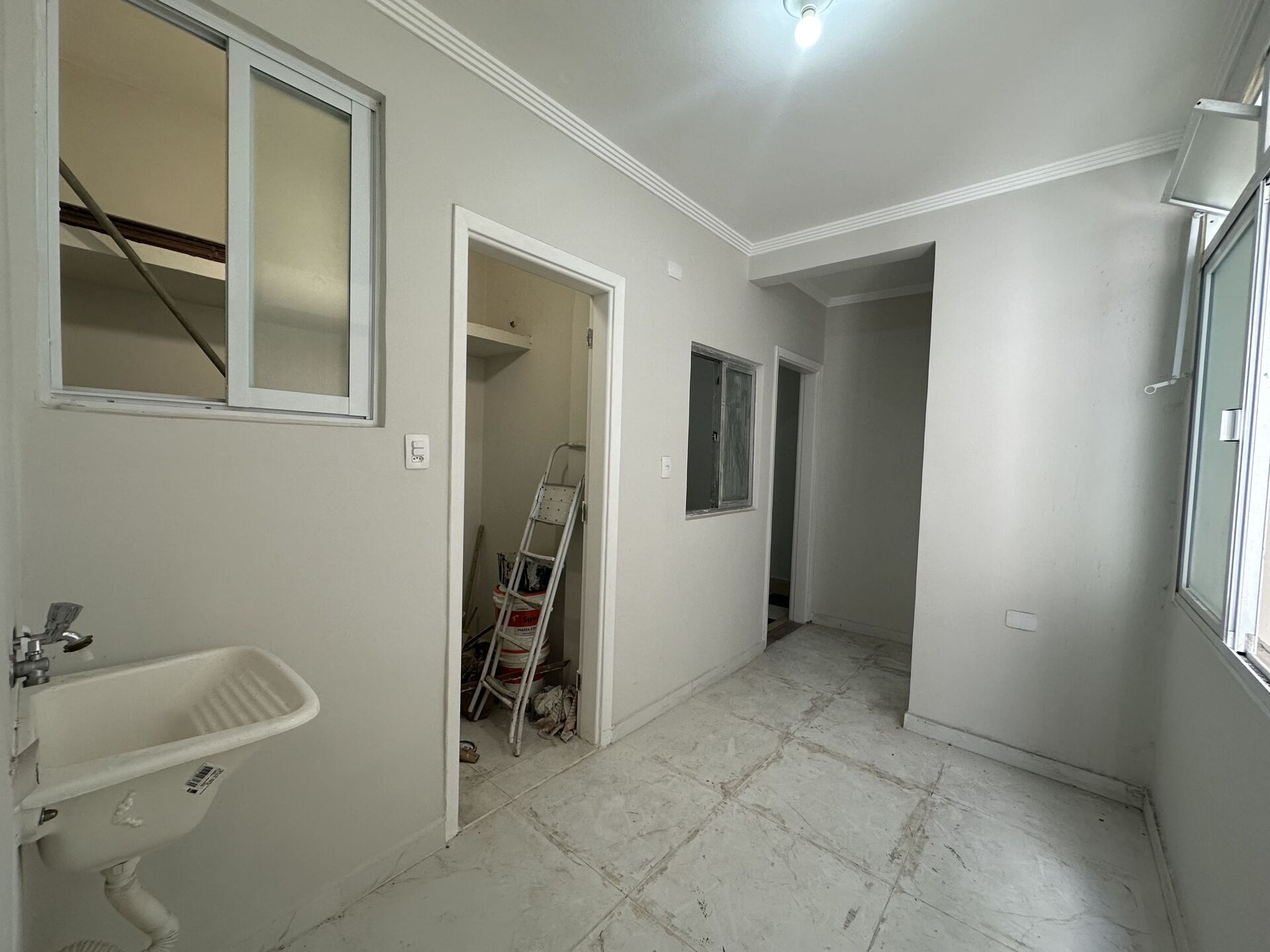 Apartamento · 2 dorm. — Área de serviço