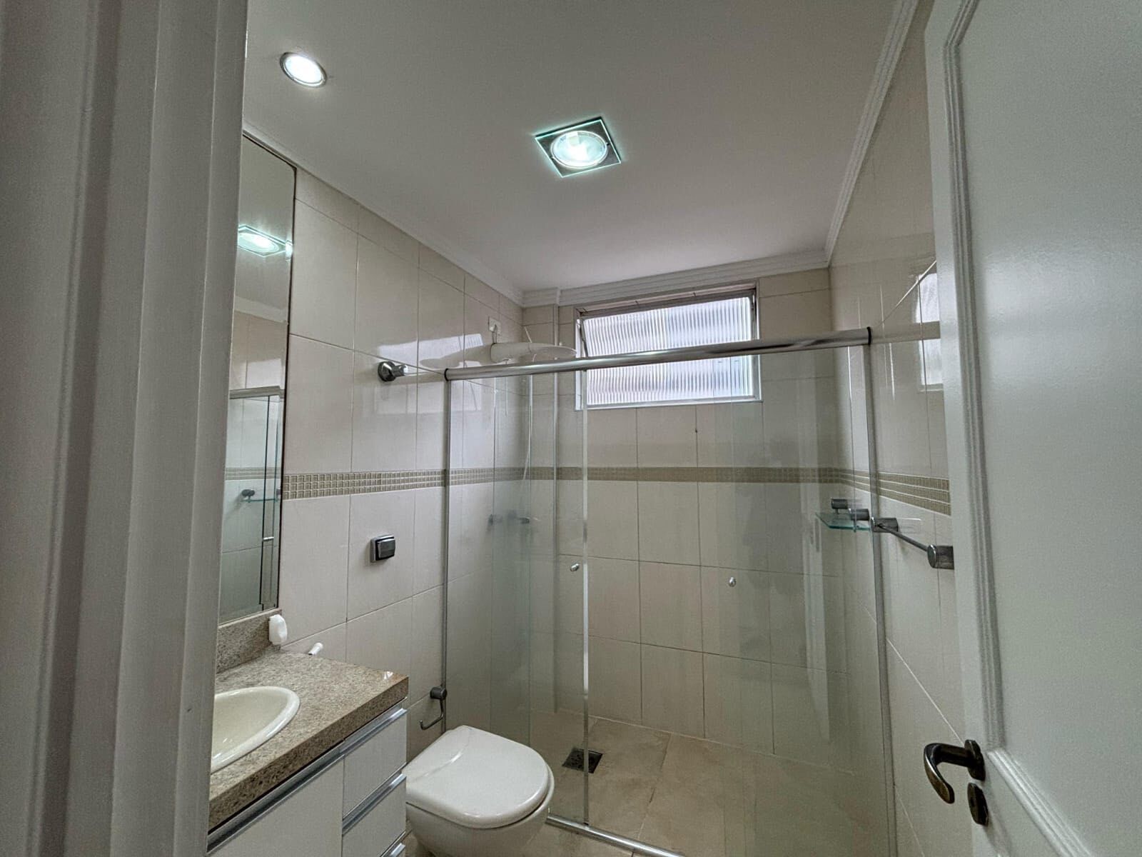 Apartamento · 3 dorm. — Banheiro