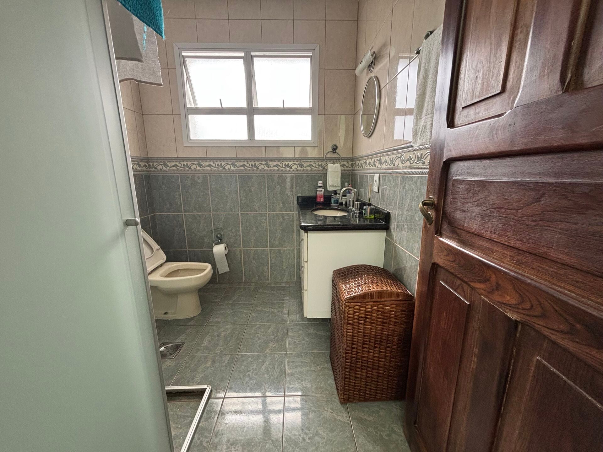 Casa com edícula · 3 dorm. — Banheiro