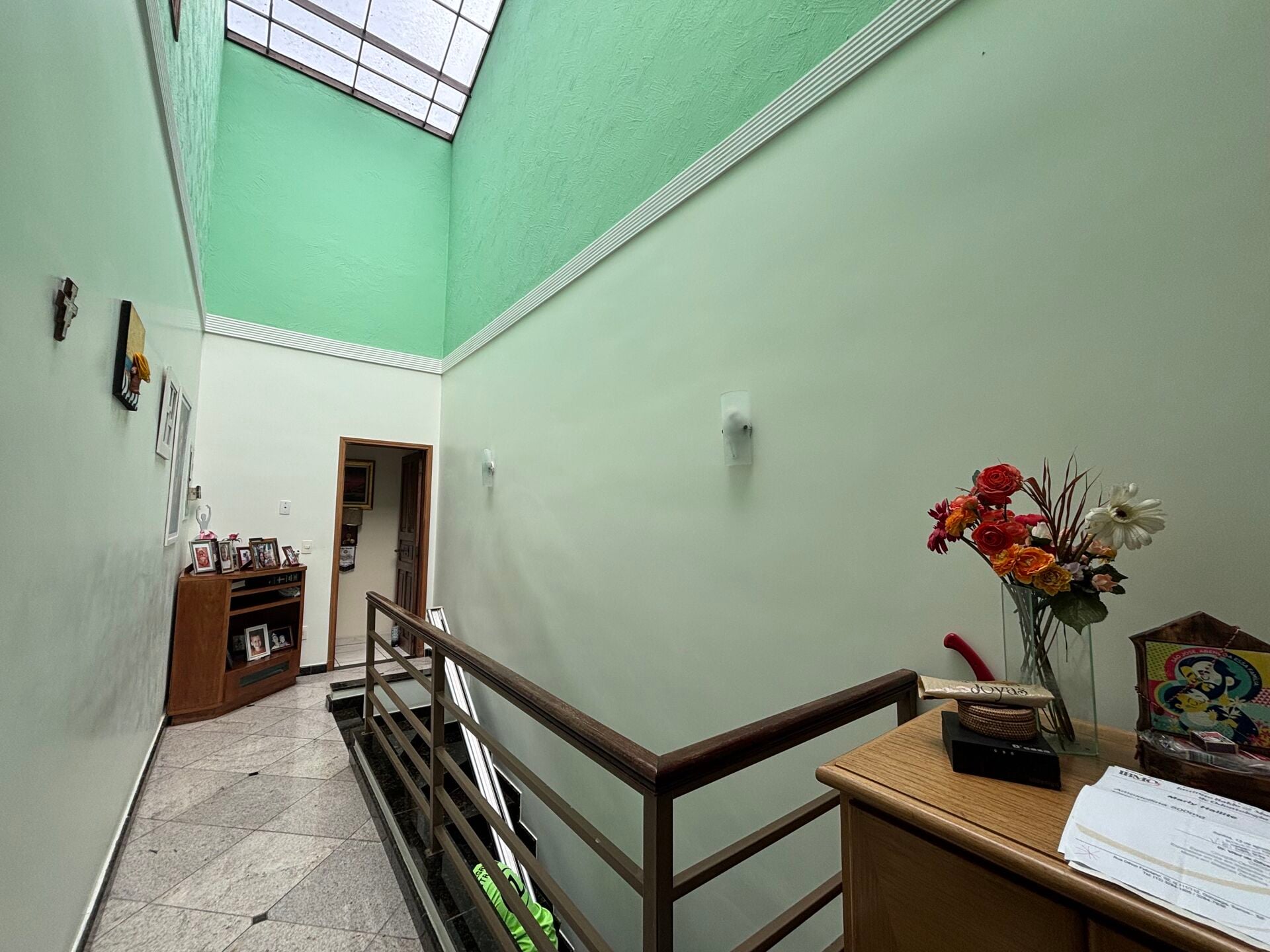 Casa com edícula · 3 dorm. — Circulação