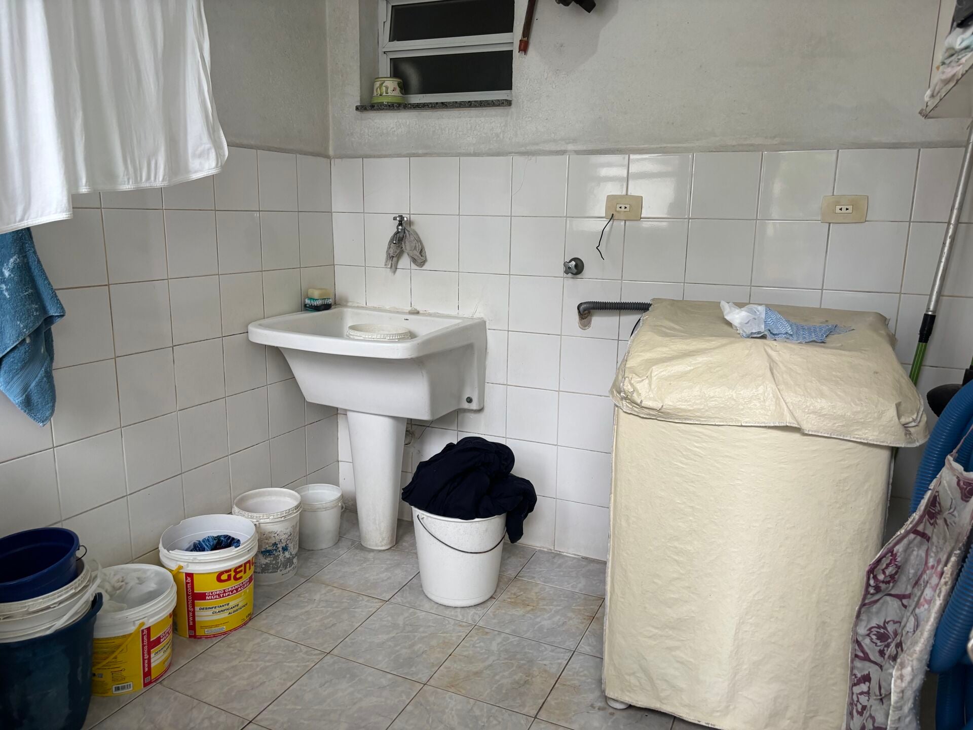 Casa com edícula · 3 dorm. — Área de serviço