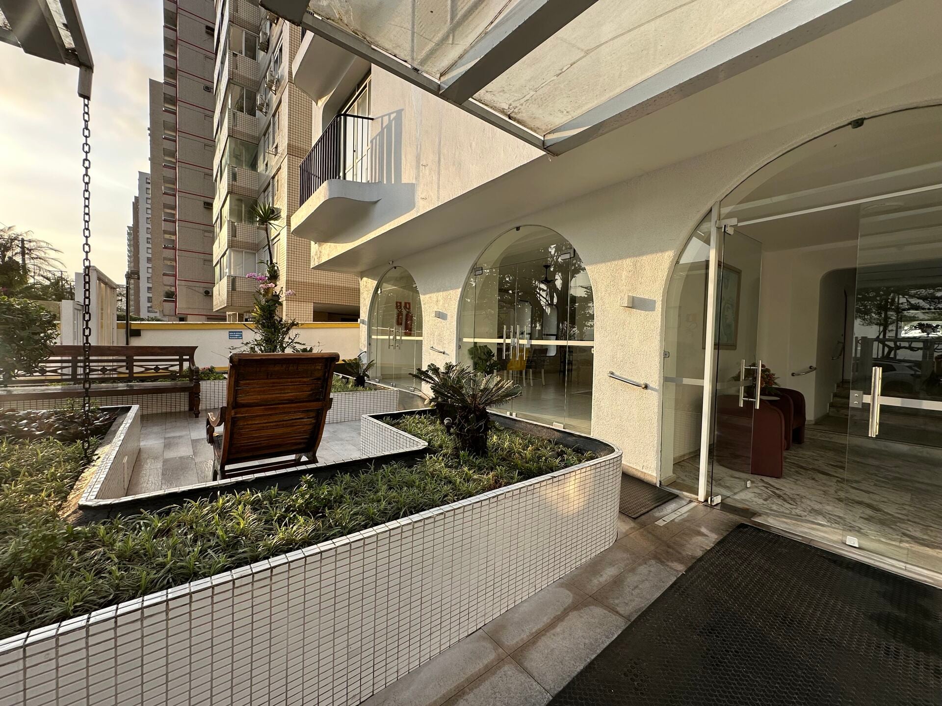 Apartamento · 2 dorm. — Fachada