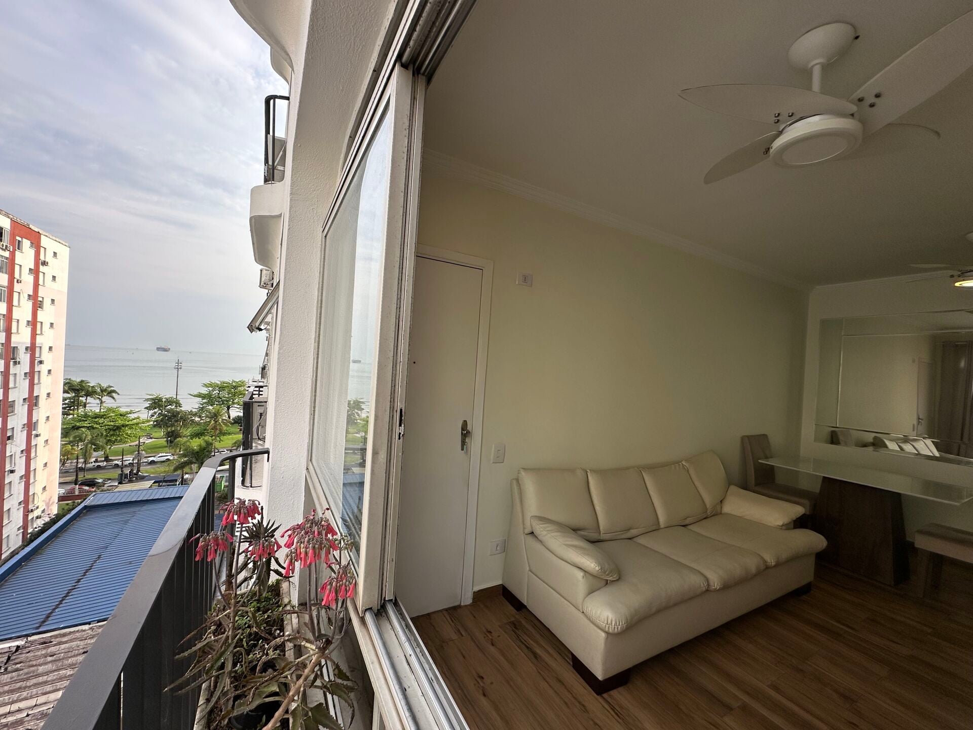 Apartamento · 2 dorm. — Sala
