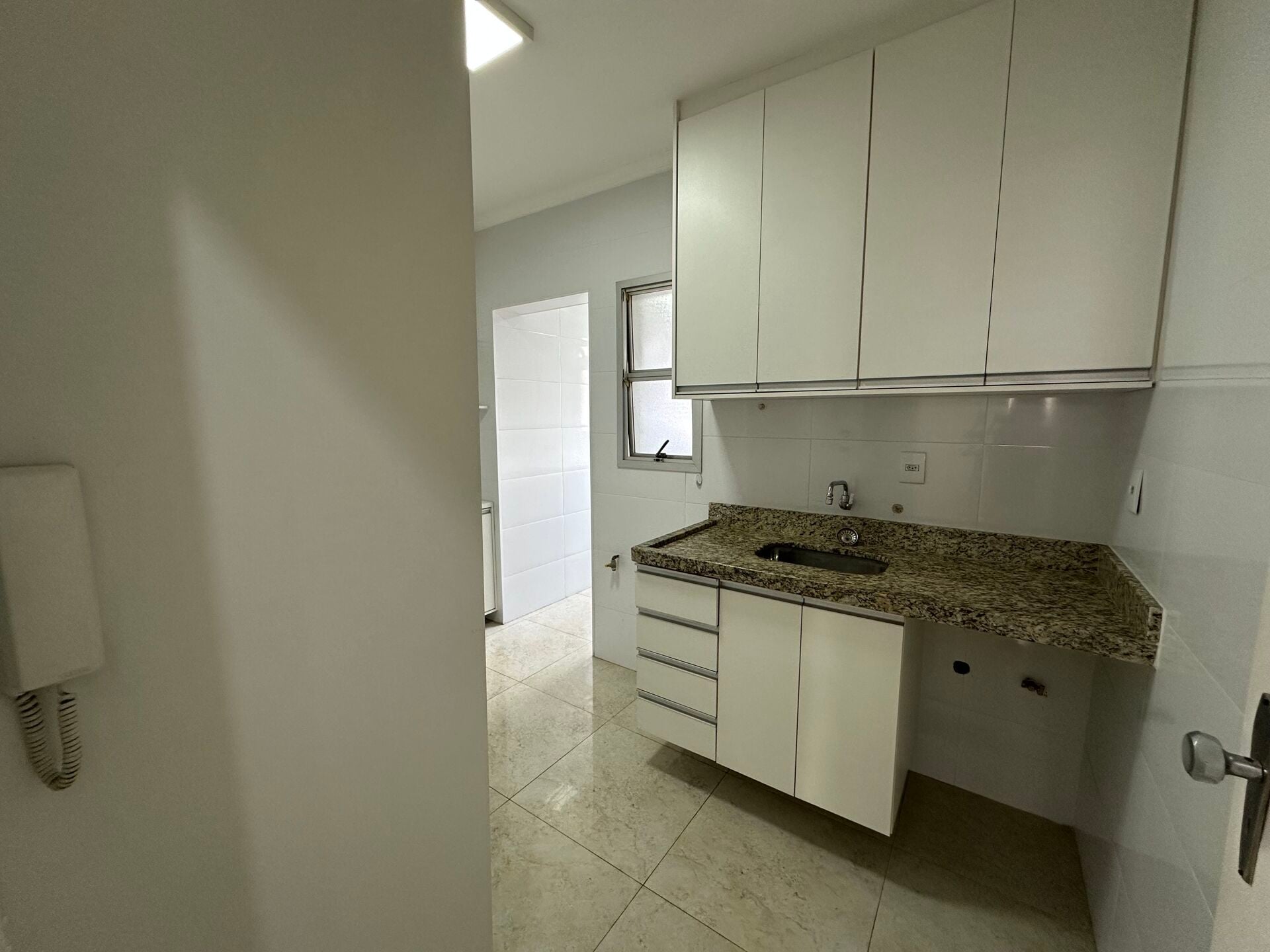 Apartamento · 2 dorm. — Cozinha