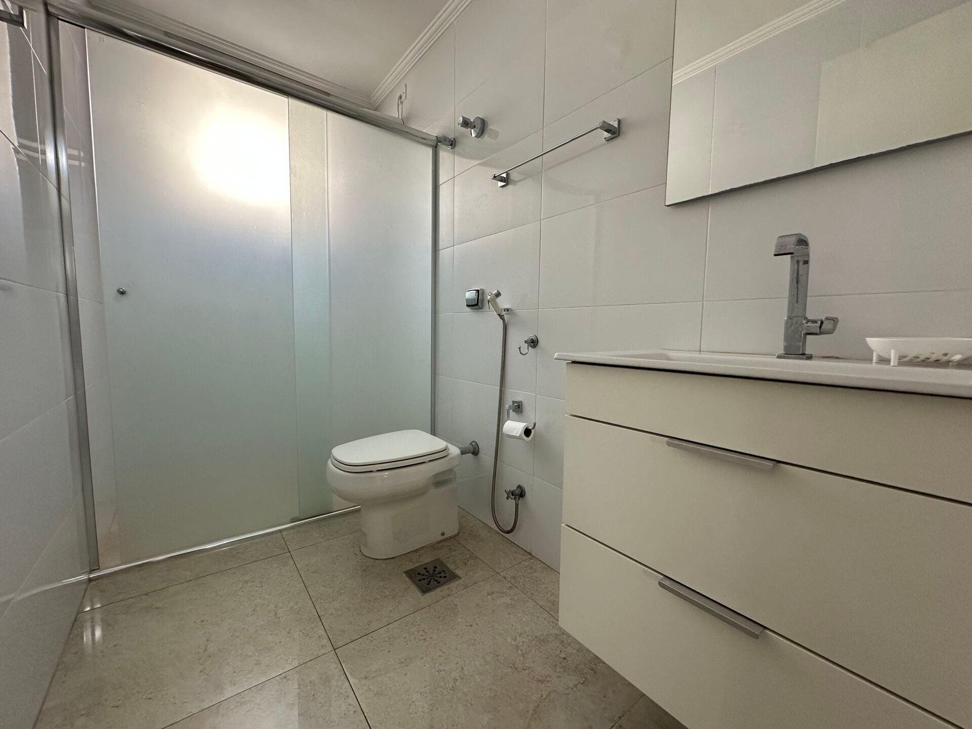 Apartamento · 2 dorm. — Banheiro suite