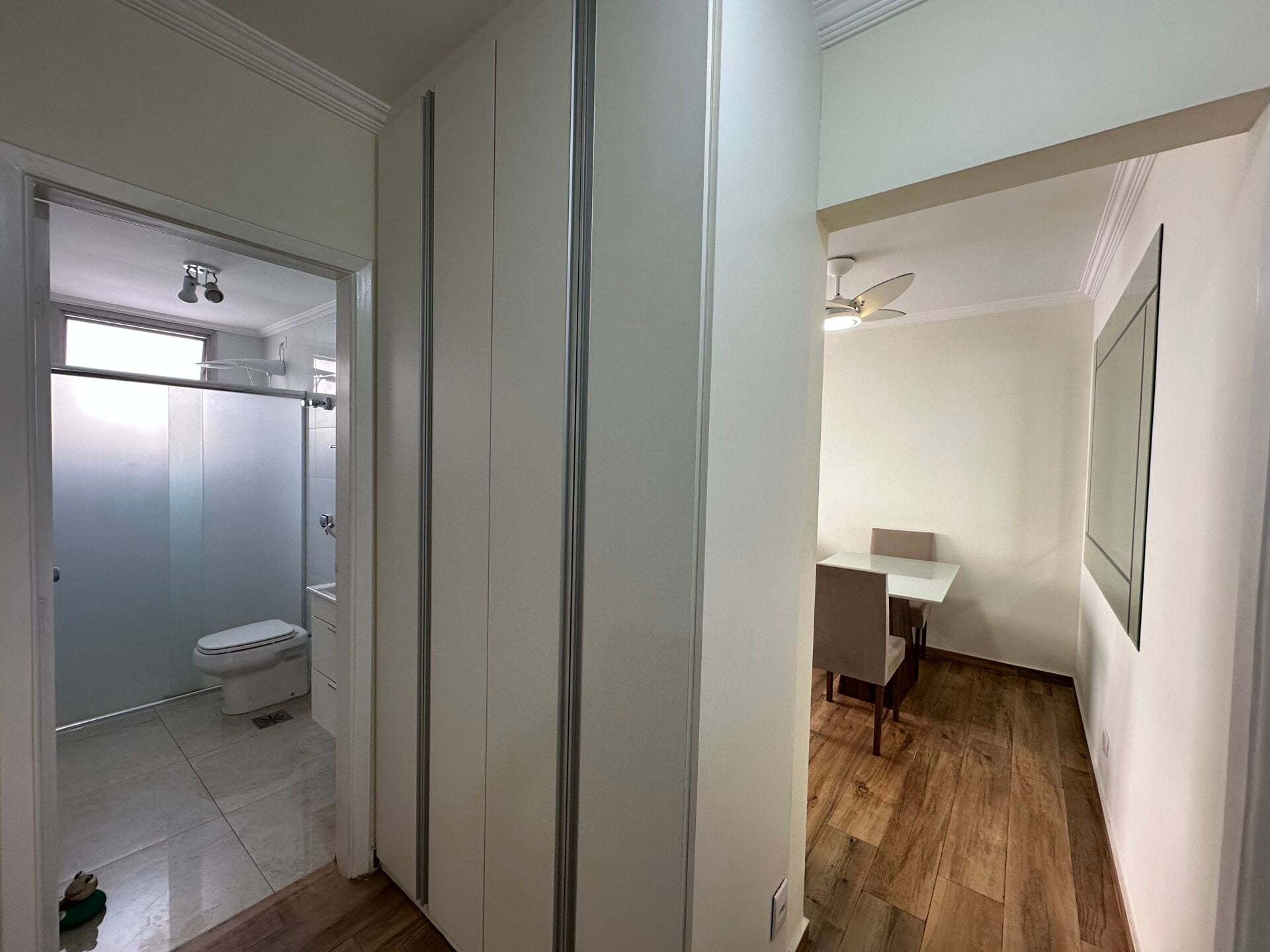 Apartamento · 2 dorm. — Banheiro