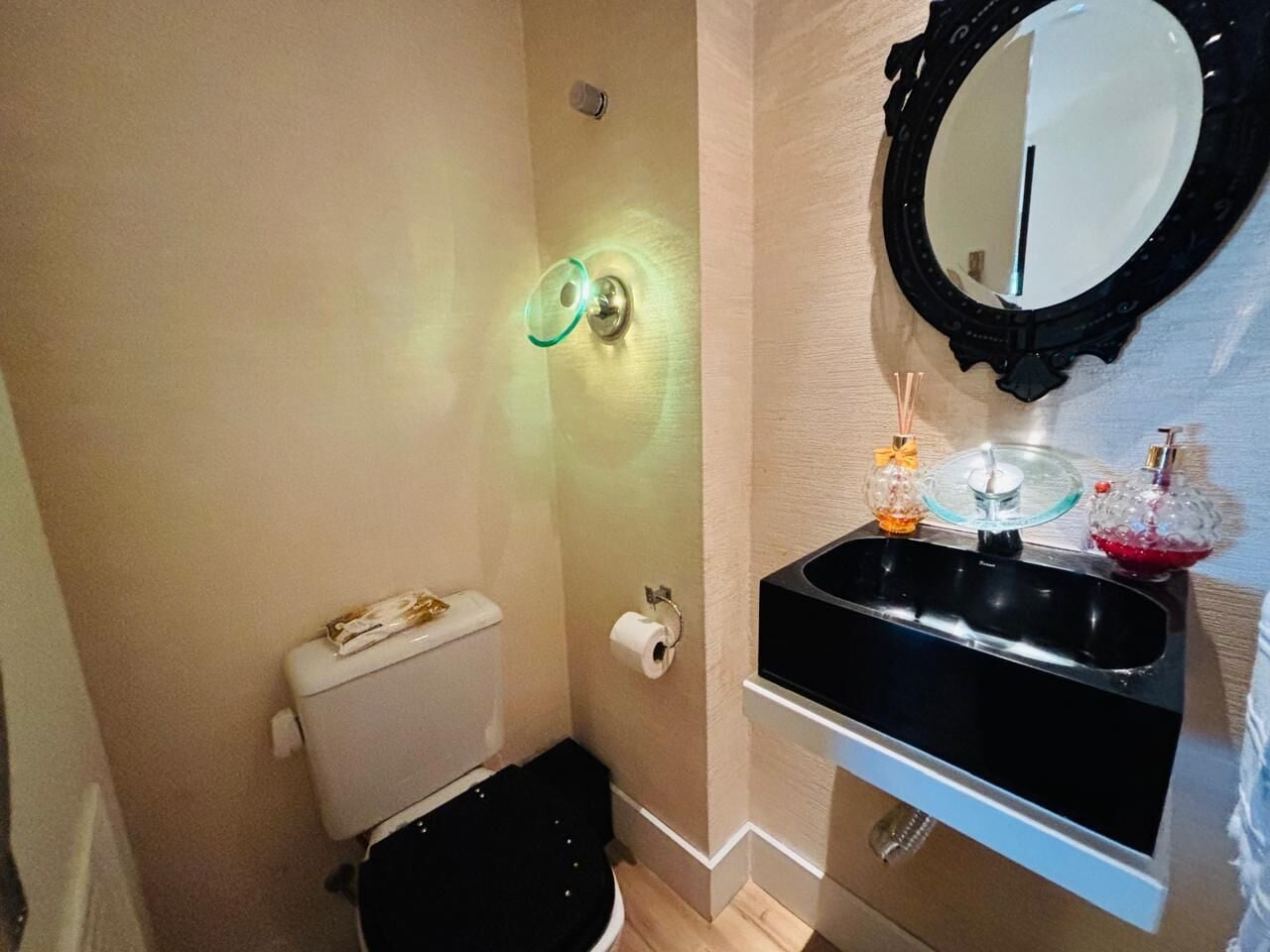 Apartamento · 3 dorm. — Banheiro