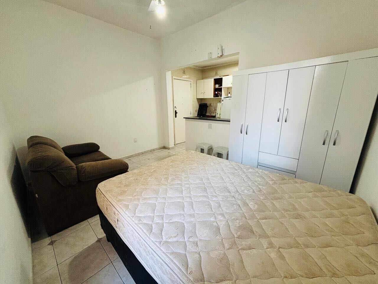 Kitnet · 1 dorm. — Quarto